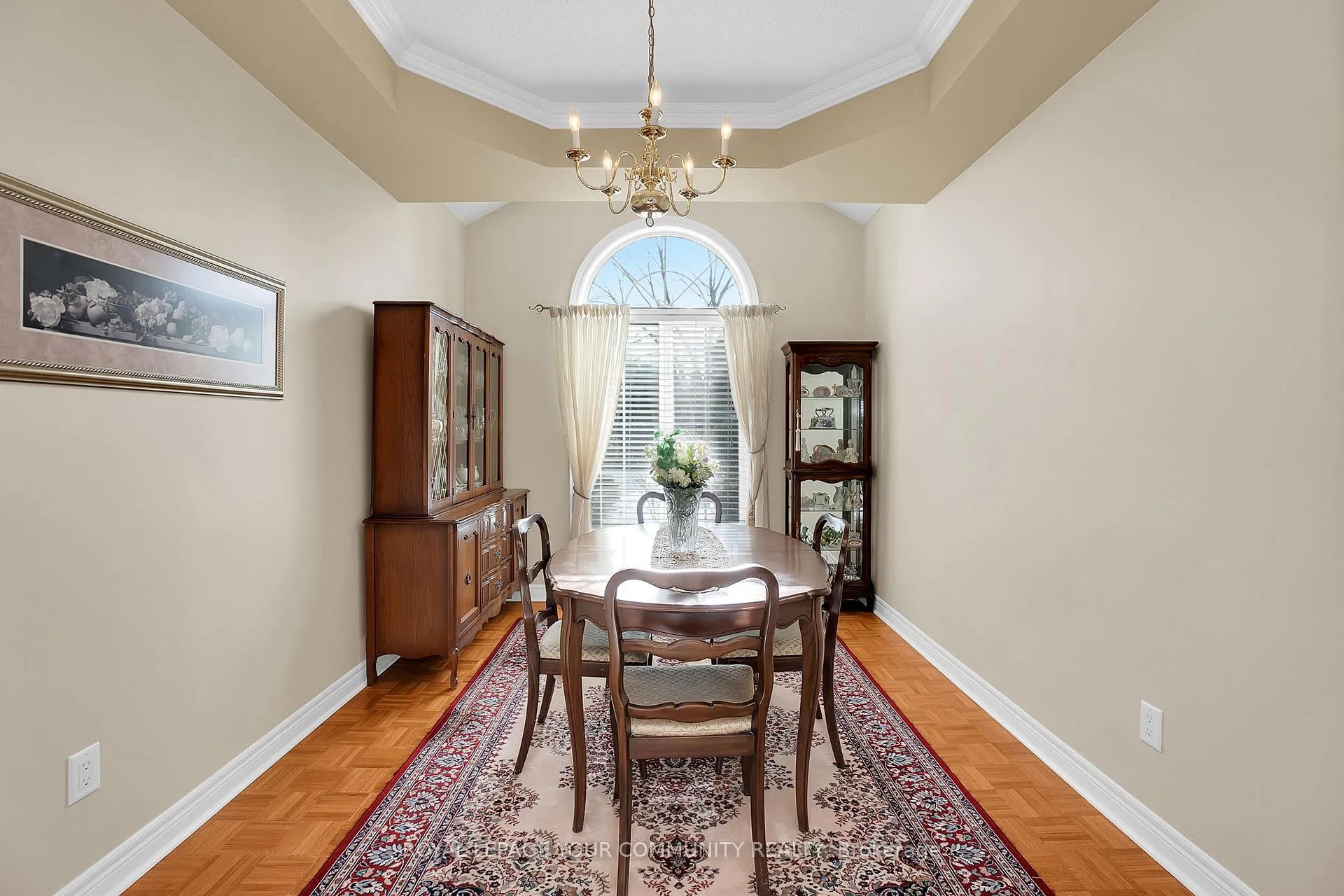 Photo 7 of 176 Laurentian Boulevard, Vaughan, Rural Vaughan — HOMEH