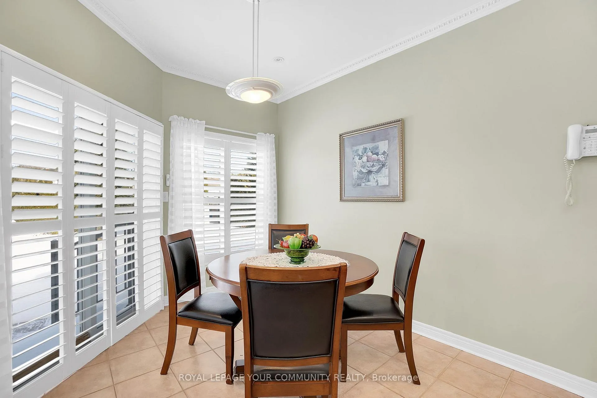 Photo 11 of 176 Laurentian Boulevard, Vaughan, Rural Vaughan — HOMEH