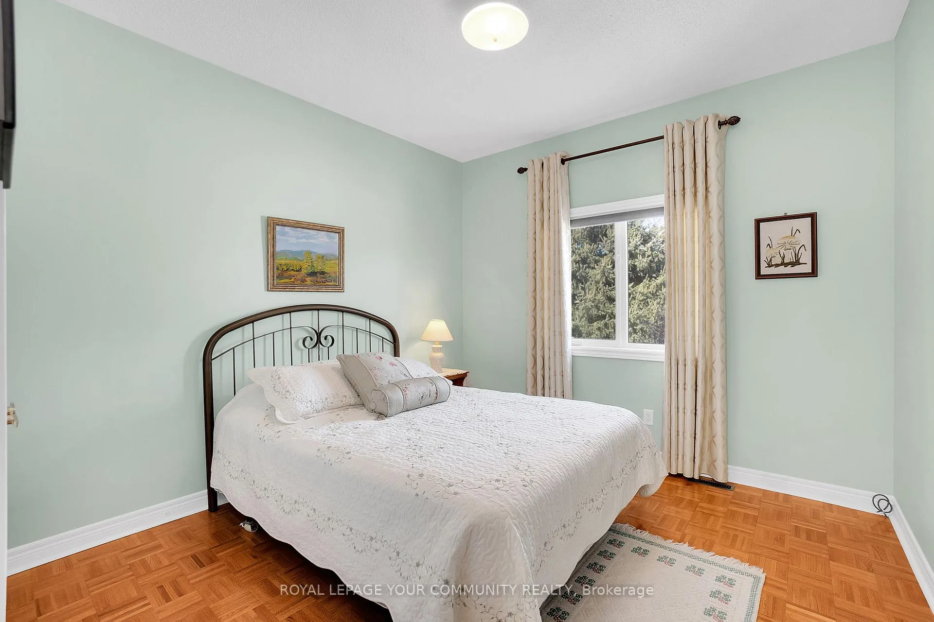 Photo 16 of 176 Laurentian Boulevard, Vaughan, Rural Vaughan — HOMEH