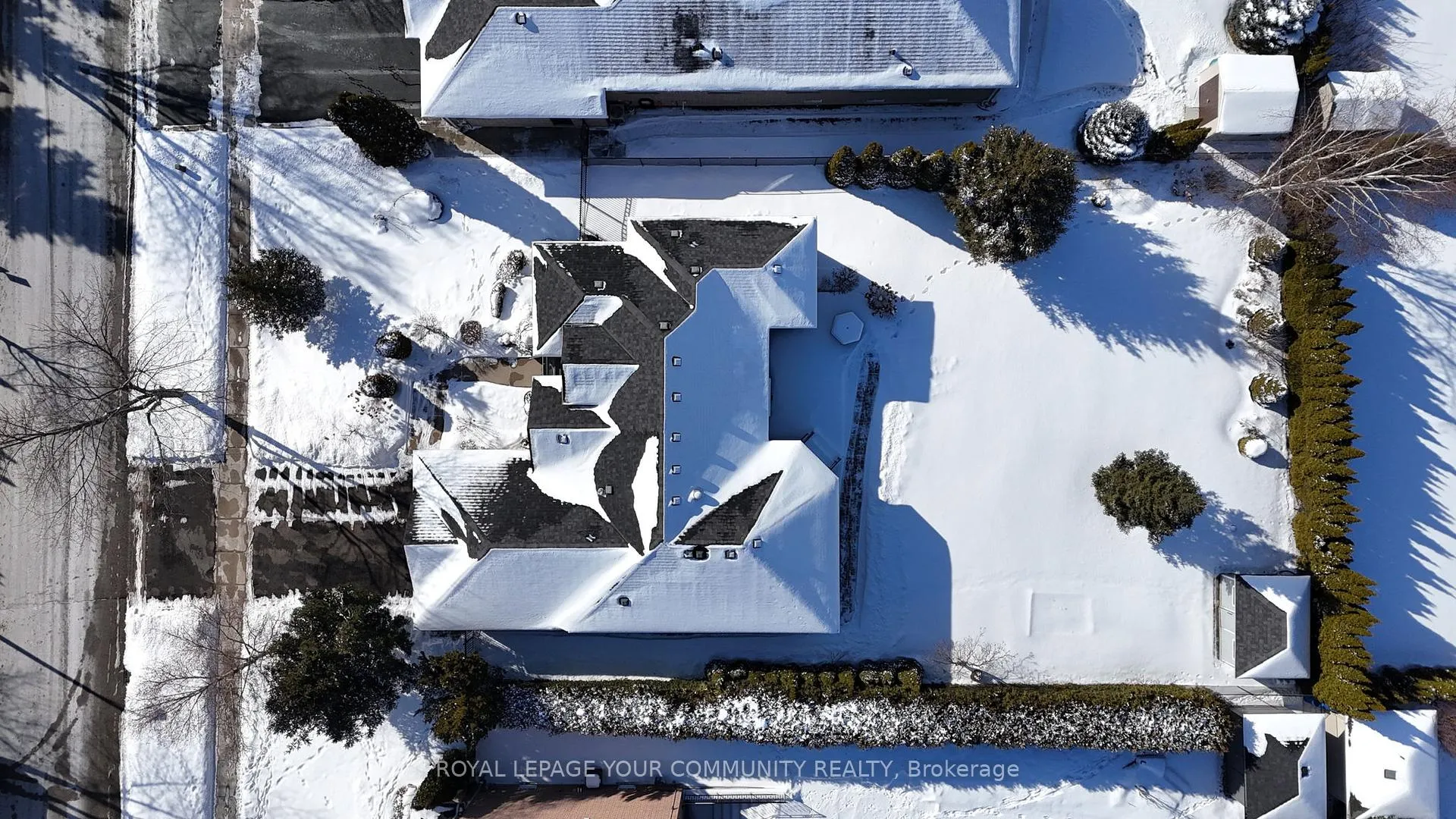 Photo 29 of 176 Laurentian Boulevard, Vaughan, Rural Vaughan — HOMEH