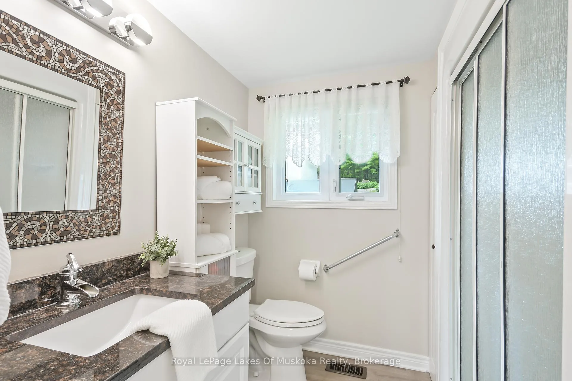 Photo 20 of 1019 Lakeshore Drive N, Bracebridge, Oakley — HOMEH