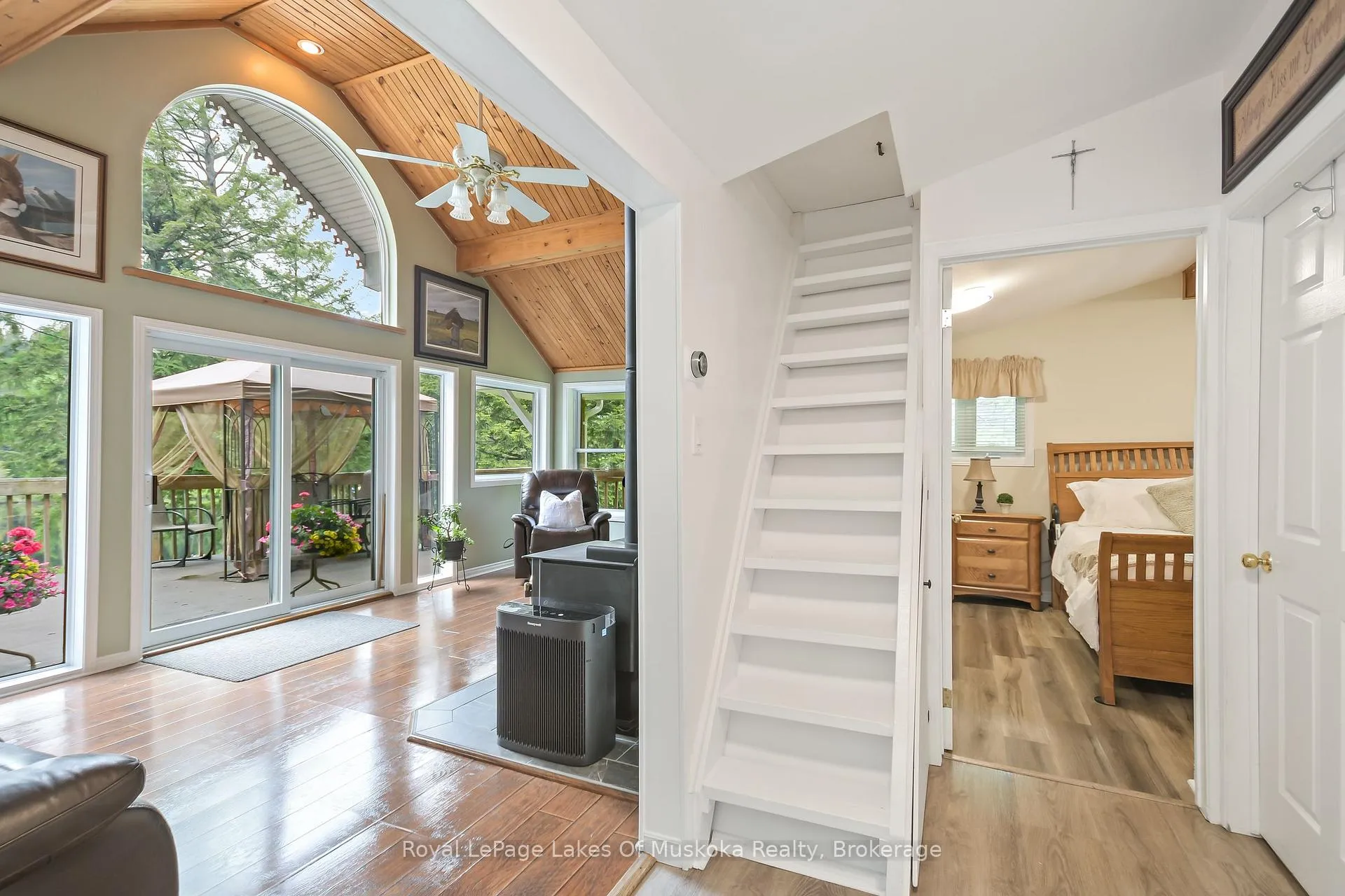 Photo 23 of 1019 Lakeshore Drive N, Bracebridge, Oakley — HOMEH