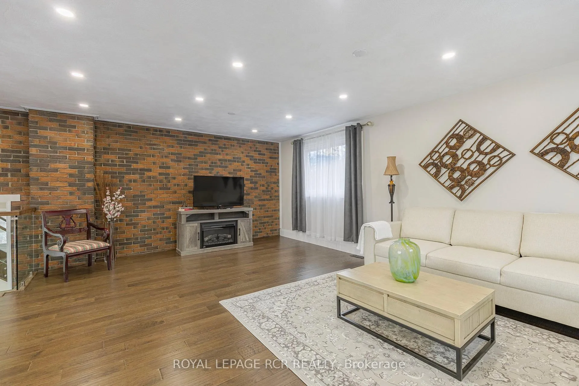 Photo 15 of 100 Harrison Avenue, Aurora, Aurora Village — HOMEH