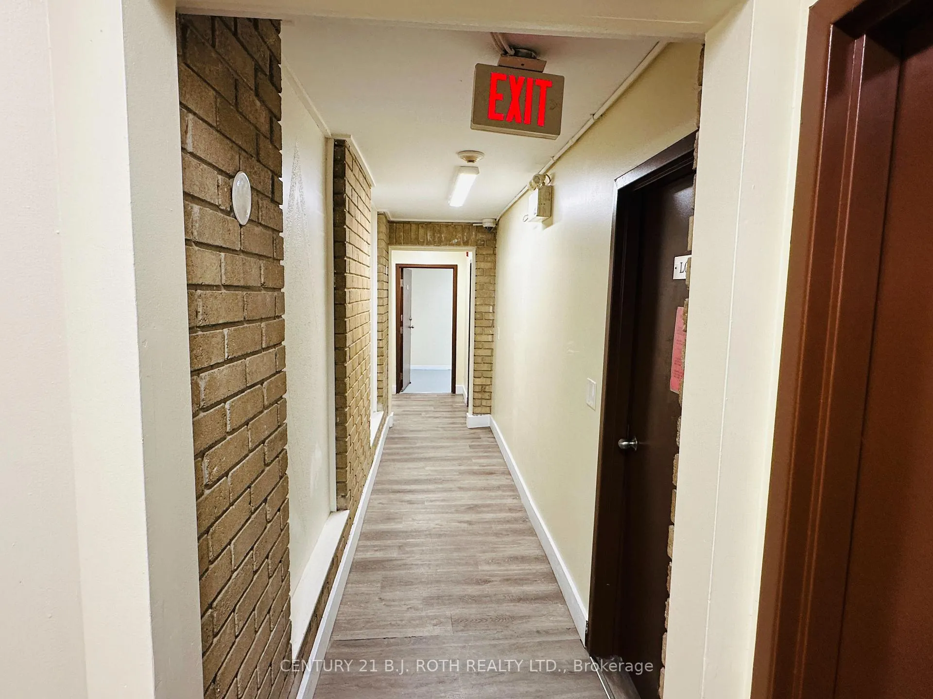 Photo 72 of 24 North Street N, Barrie, Wellington — HOMEH