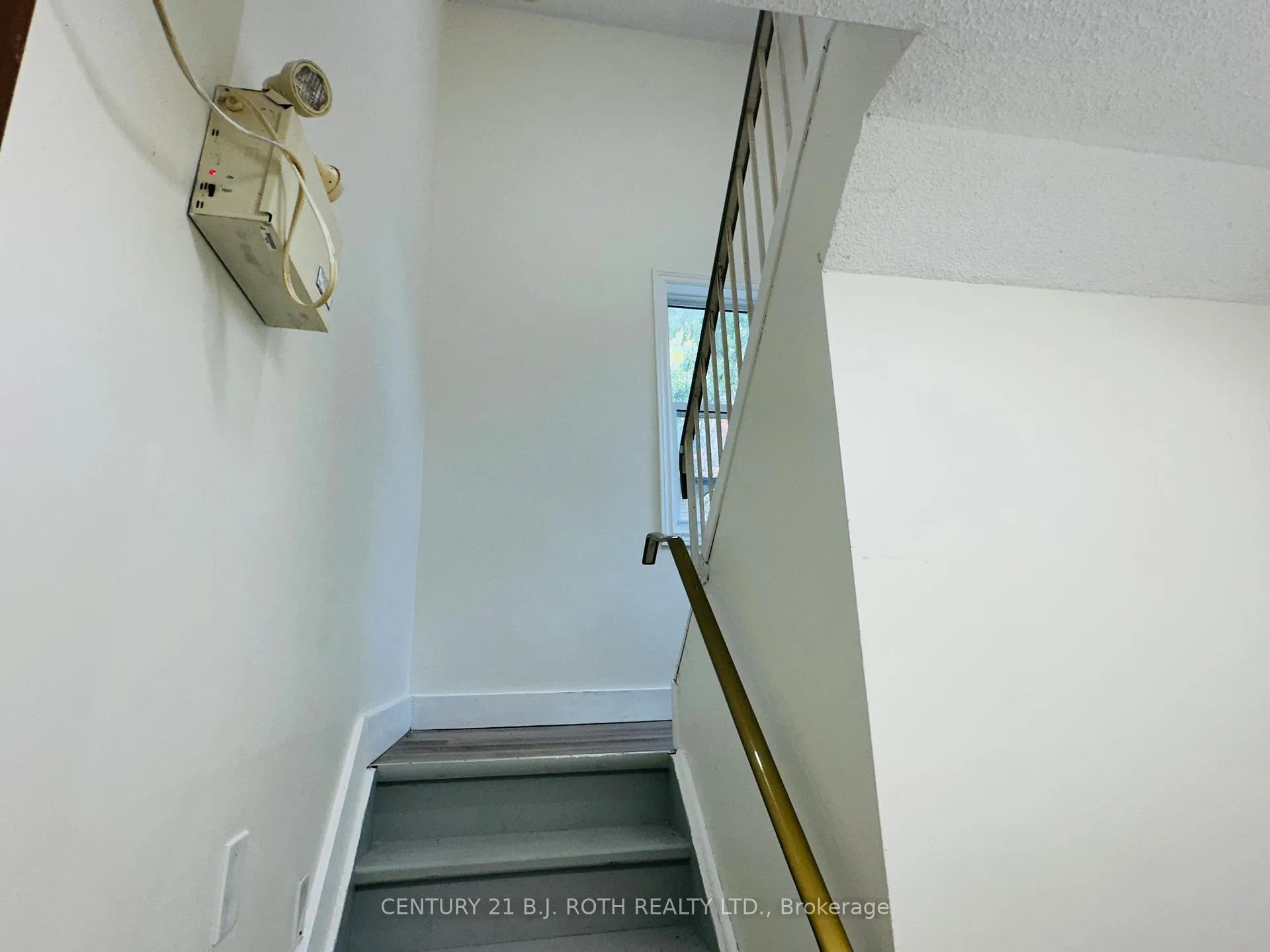 Photo 79 of 24 North Street N, Barrie, Wellington — HOMEH