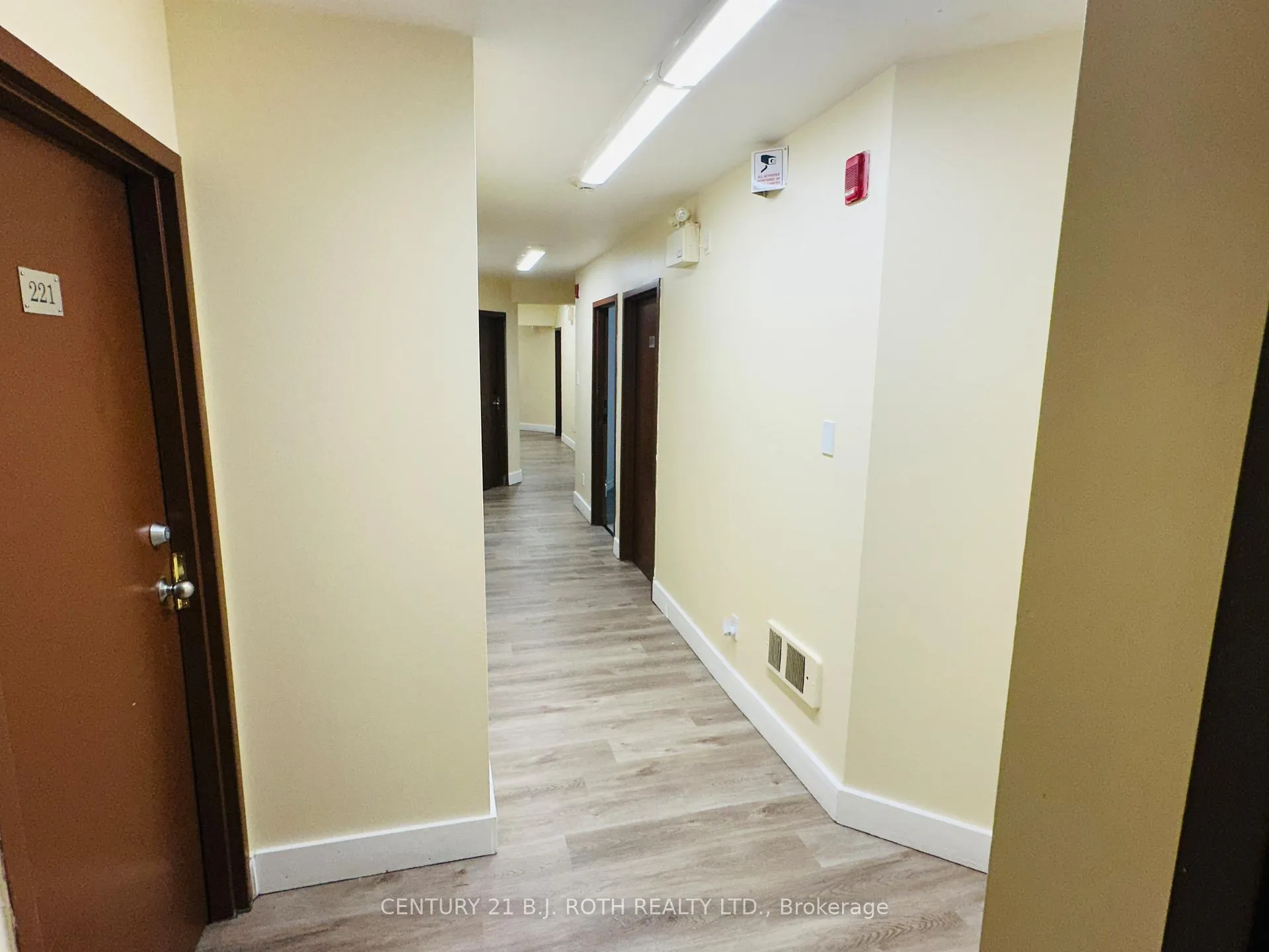Photo 82 of 24 North Street N, Barrie, Wellington — HOMEH
