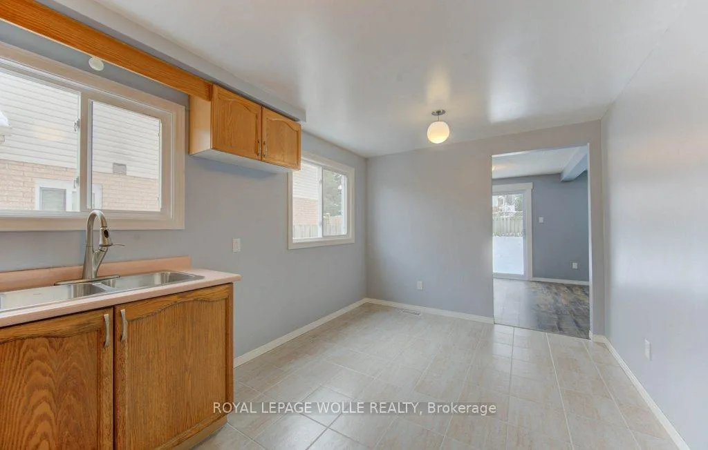 Photo 10 of 502 Misty Crescent, Kitchener — HOMEH