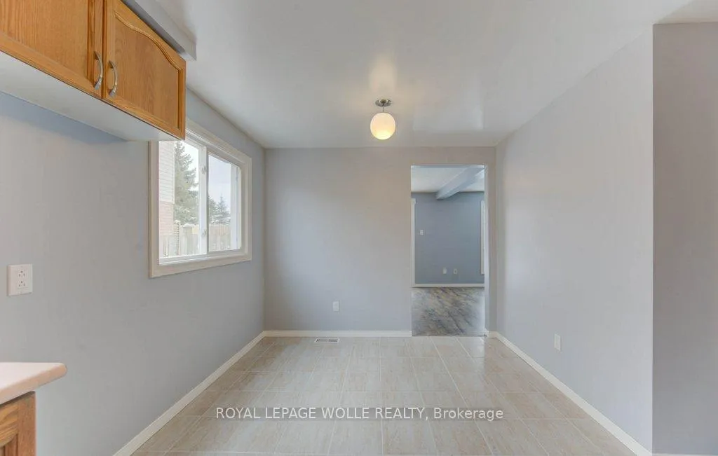 Photo 11 of 502 Misty Crescent, Kitchener — HOMEH