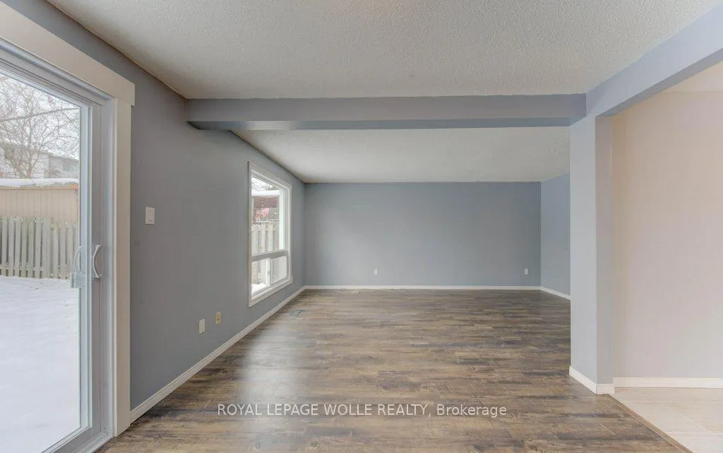 Photo 13 of 502 Misty Crescent, Kitchener — HOMEH