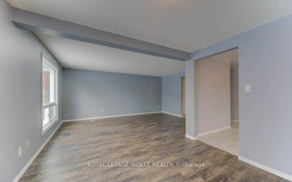Photo 14 of 502 Misty Crescent, Kitchener — HOMEH