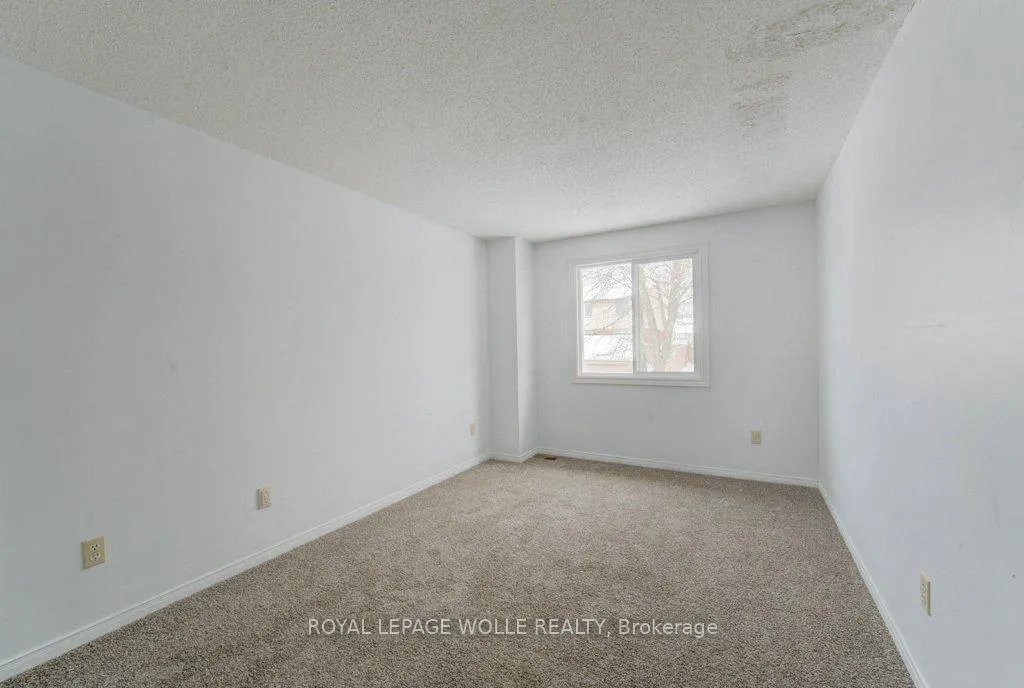 Photo 24 of 502 Misty Crescent, Kitchener — HOMEH