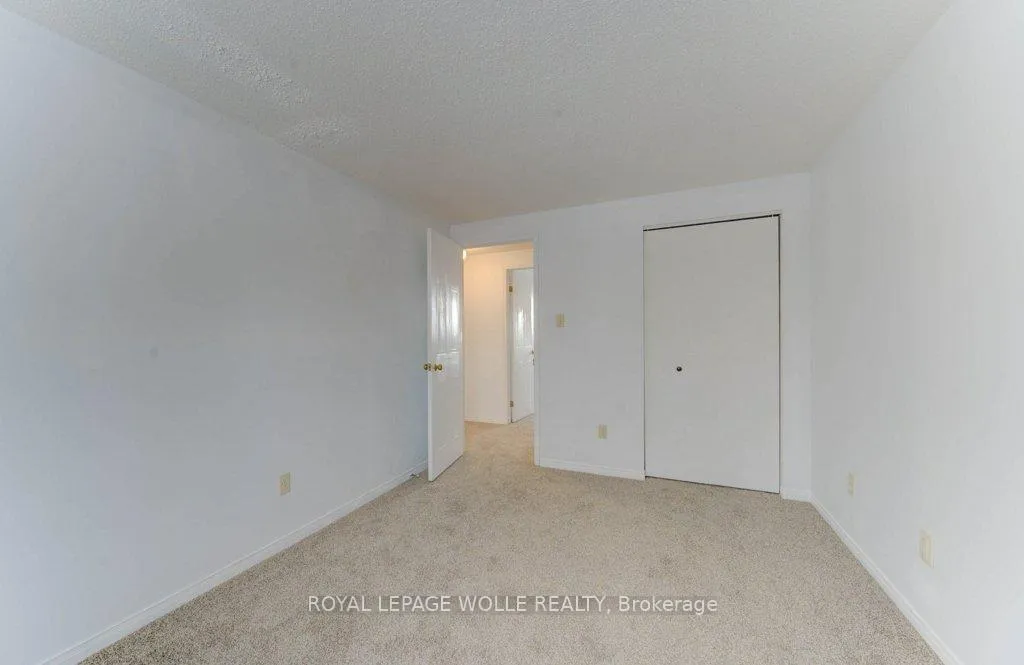 Photo 25 of 502 Misty Crescent, Kitchener — HOMEH