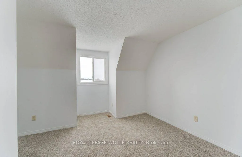 Photo 26 of 502 Misty Crescent, Kitchener — HOMEH