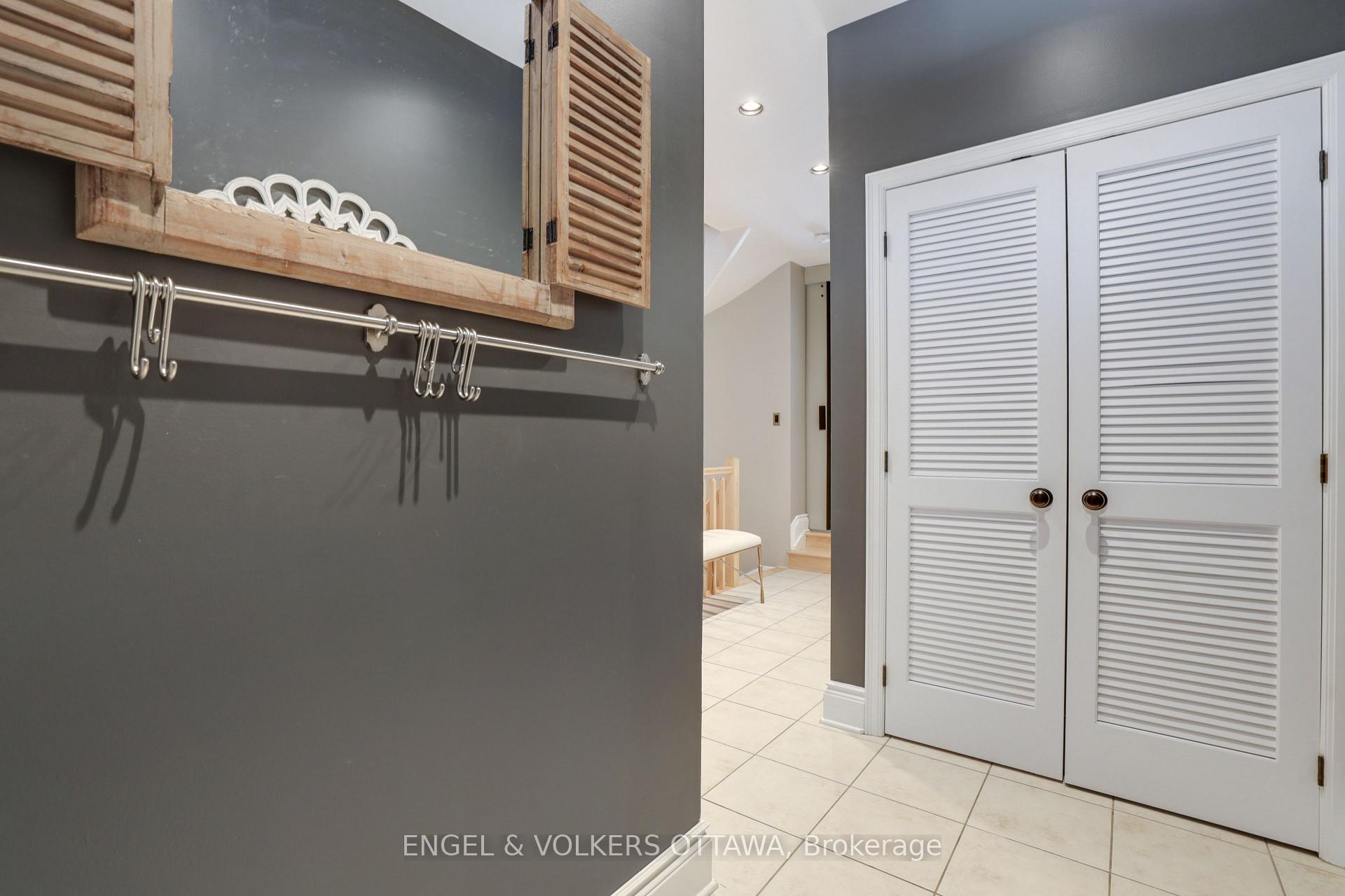 Photo 2 of 116 Springhurst Avenue, Ottawa, Ottawa East — HOMEH