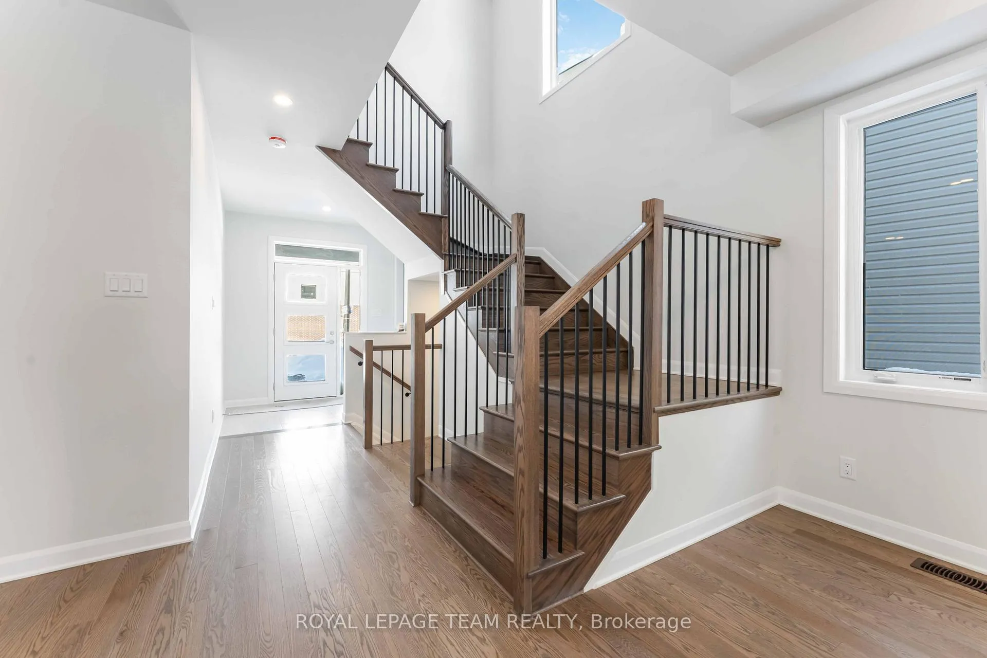 Photo 3 of 602 Glade Grove, Ottawa, Kanata - Emerald Meadows/Trailwest — HOMEH