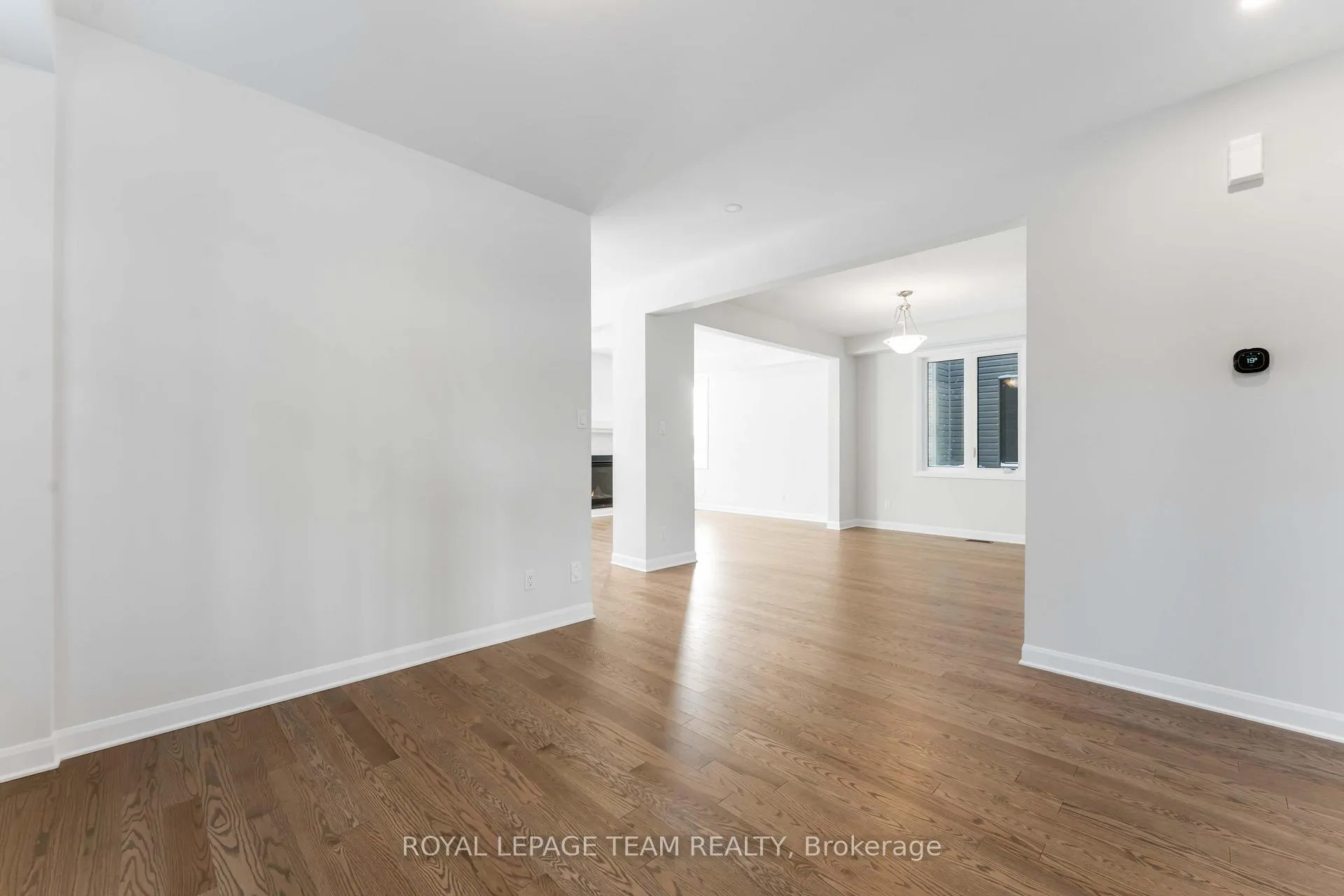 Photo 4 of 602 Glade Grove, Ottawa, Kanata - Emerald Meadows/Trailwest — HOMEH