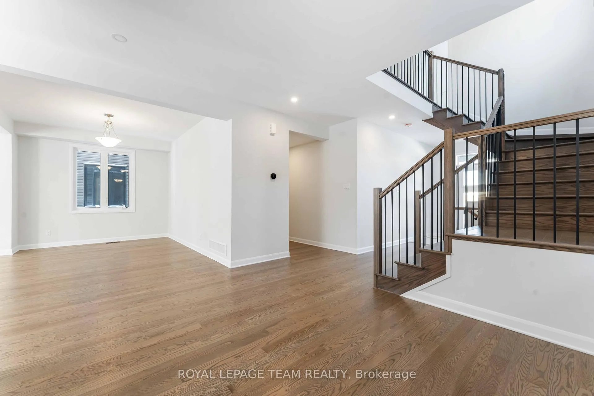 Photo 5 of 602 Glade Grove, Ottawa, Kanata - Emerald Meadows/Trailwest — HOMEH