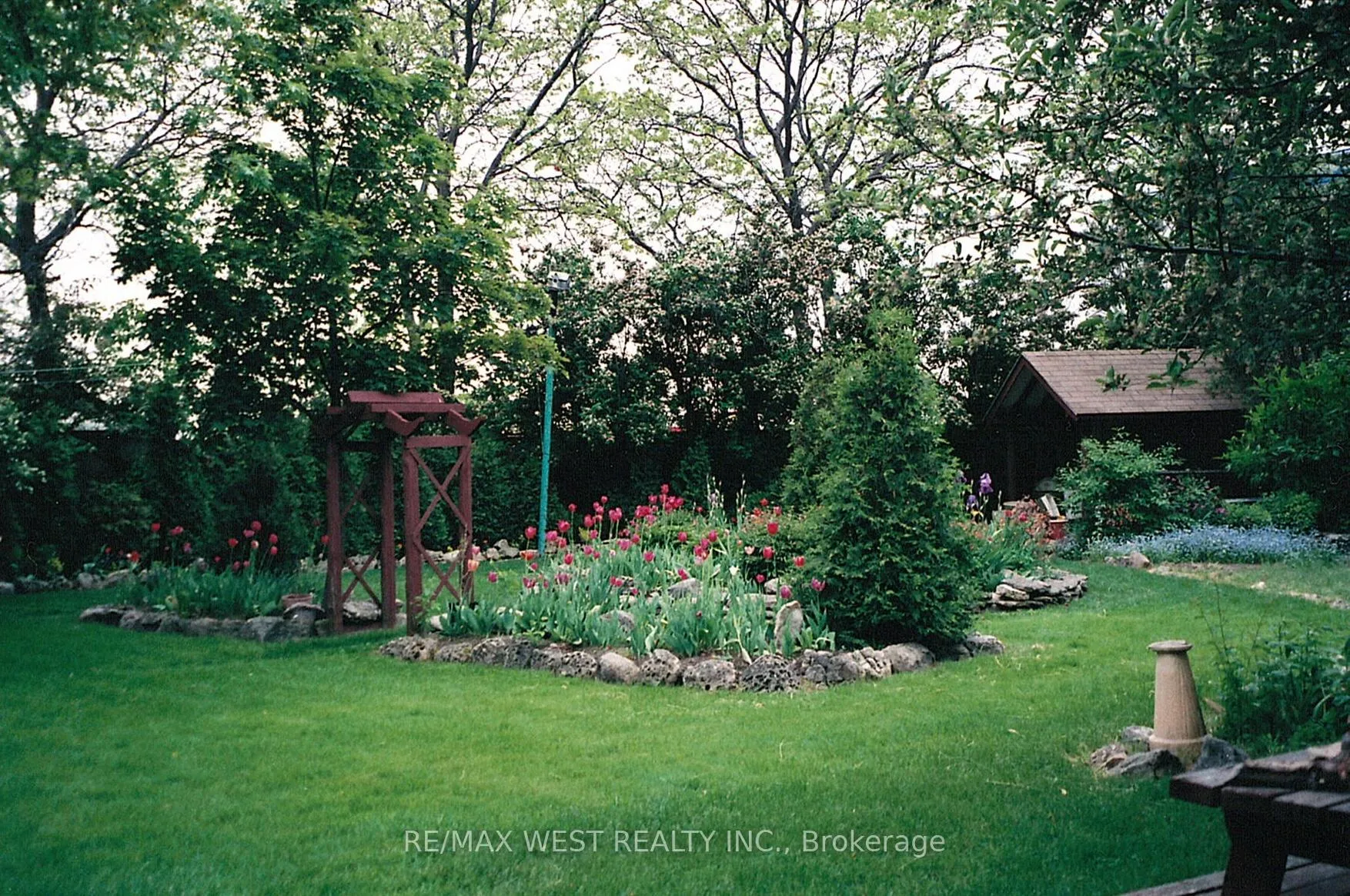 Photo 5 of 204 David Avenue, Hamilton, Hill Park — HOMEH