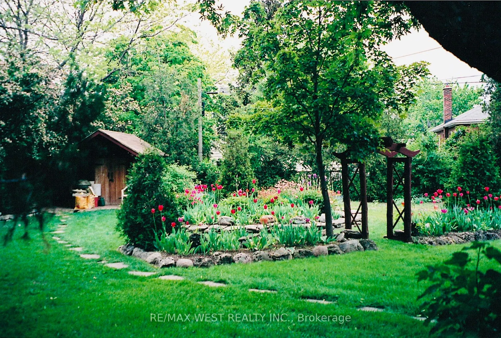 Photo 8 of 204 David Avenue, Hamilton, Hill Park — HOMEH