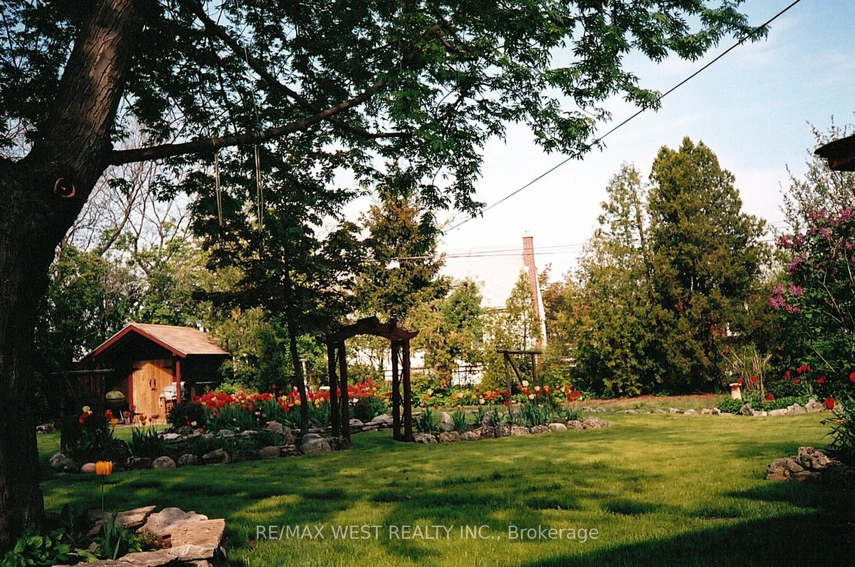 Photo 9 of 204 David Avenue, Hamilton, Hill Park — HOMEH