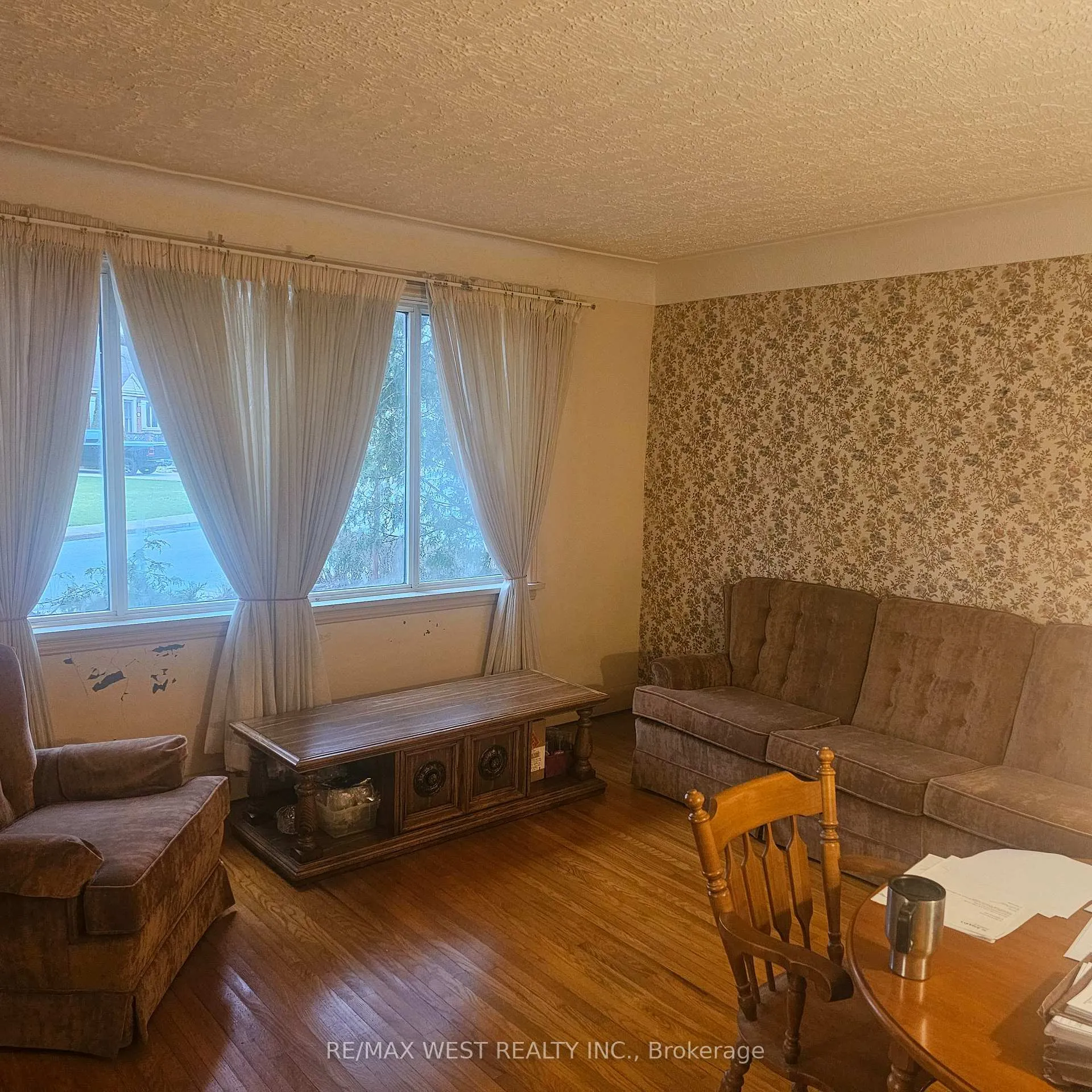 Photo 11 of 204 David Avenue, Hamilton, Hill Park — HOMEH