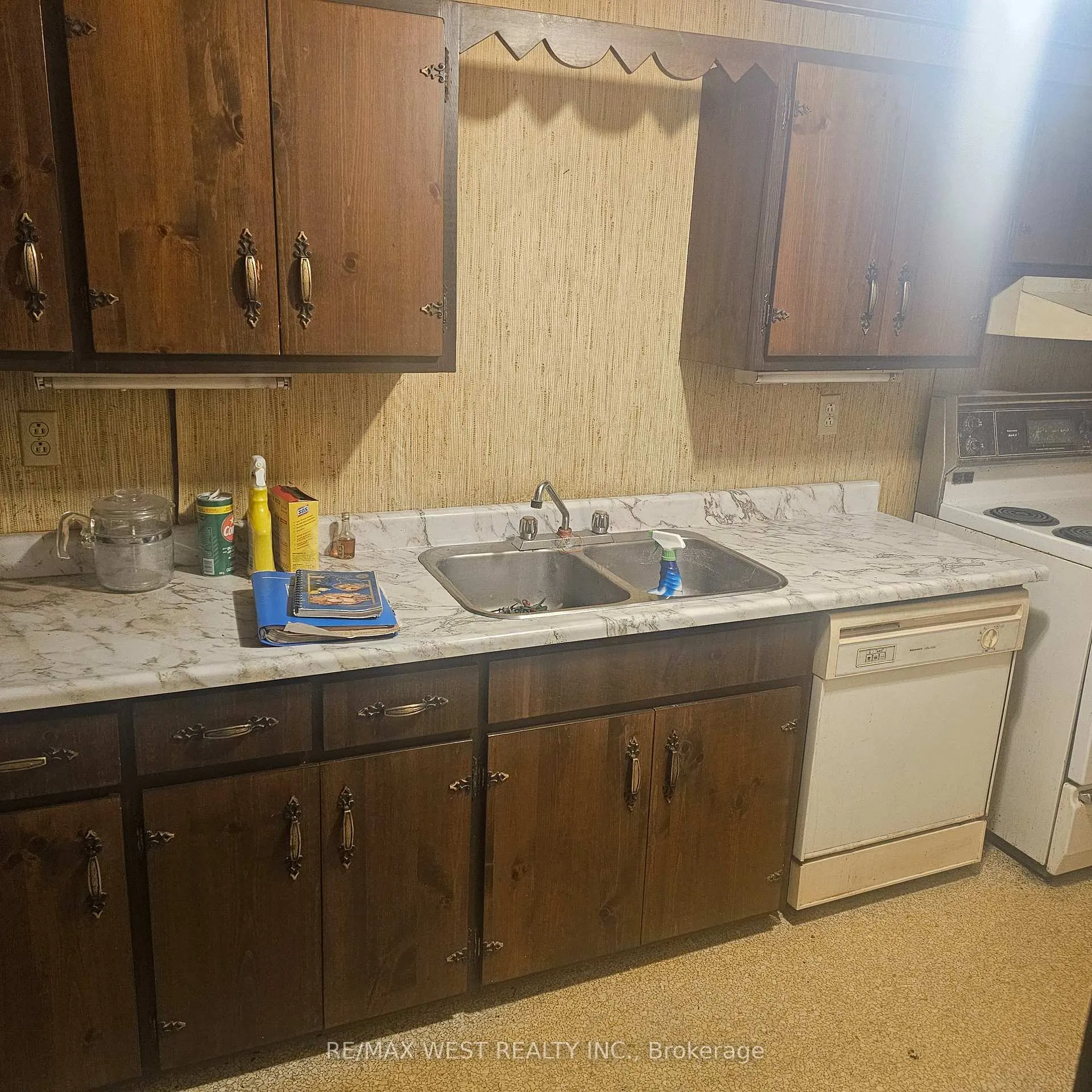 Photo 15 of 204 David Avenue, Hamilton, Hill Park — HOMEH