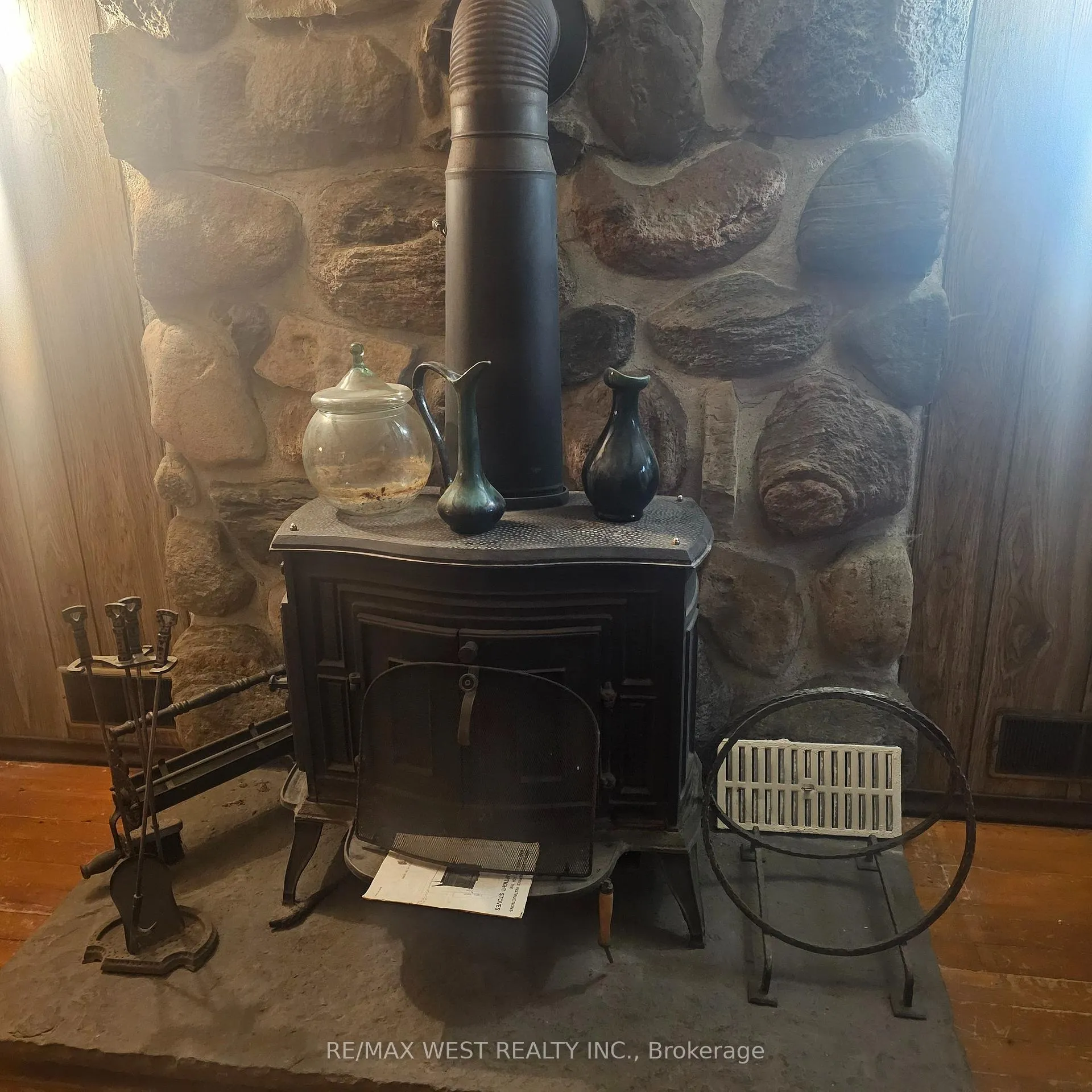 Photo 16 of 204 David Avenue, Hamilton, Hill Park — HOMEH