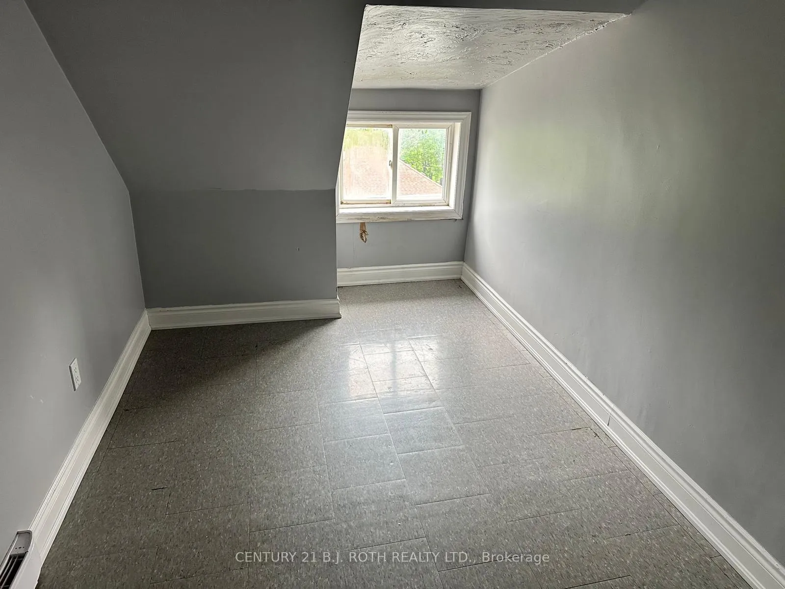 Photo 10 of 99 Mulcaster Street, Barrie, City Centre — HOMEH