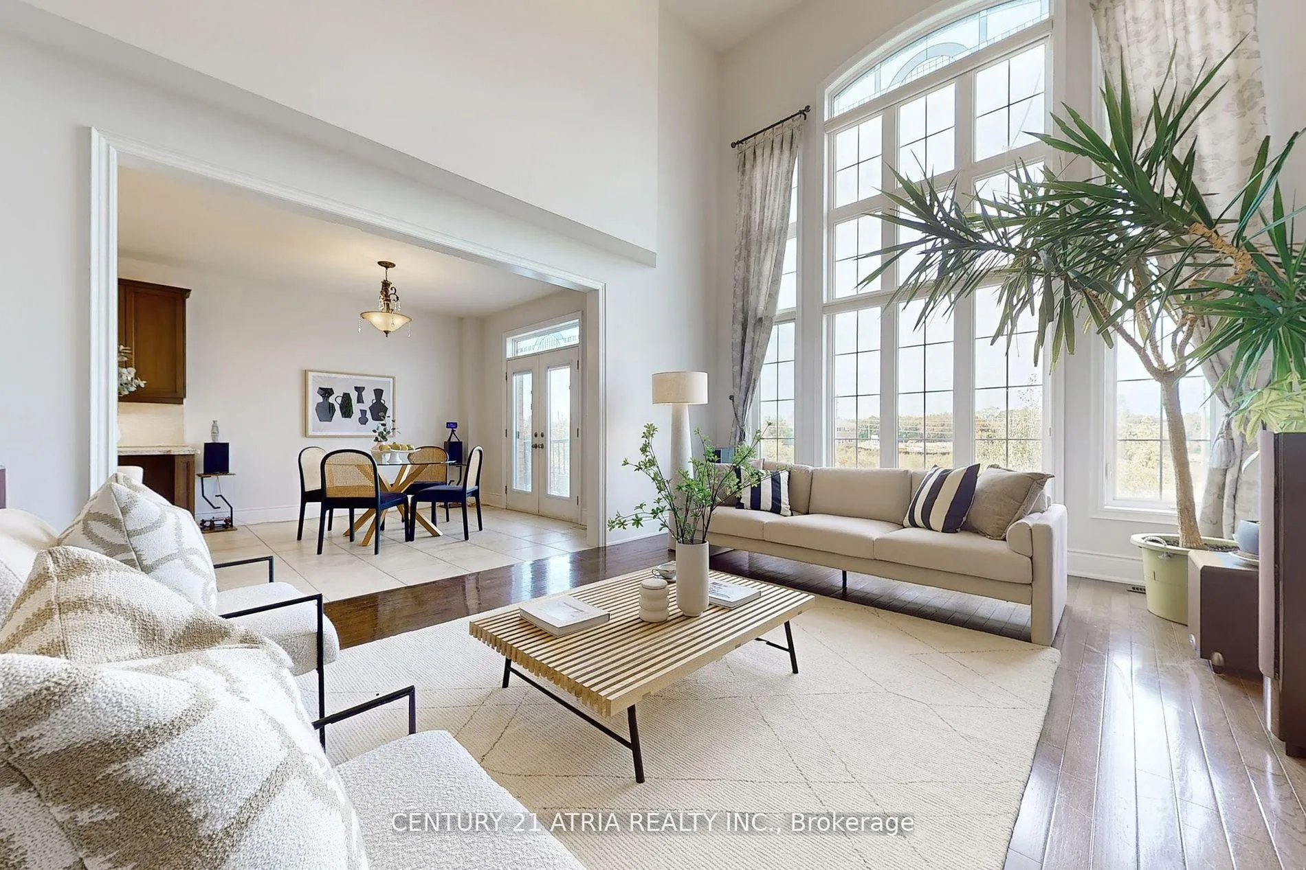 Photo 10 of 32 Vines Place, Aurora, Bayview Southeast — HOMEH