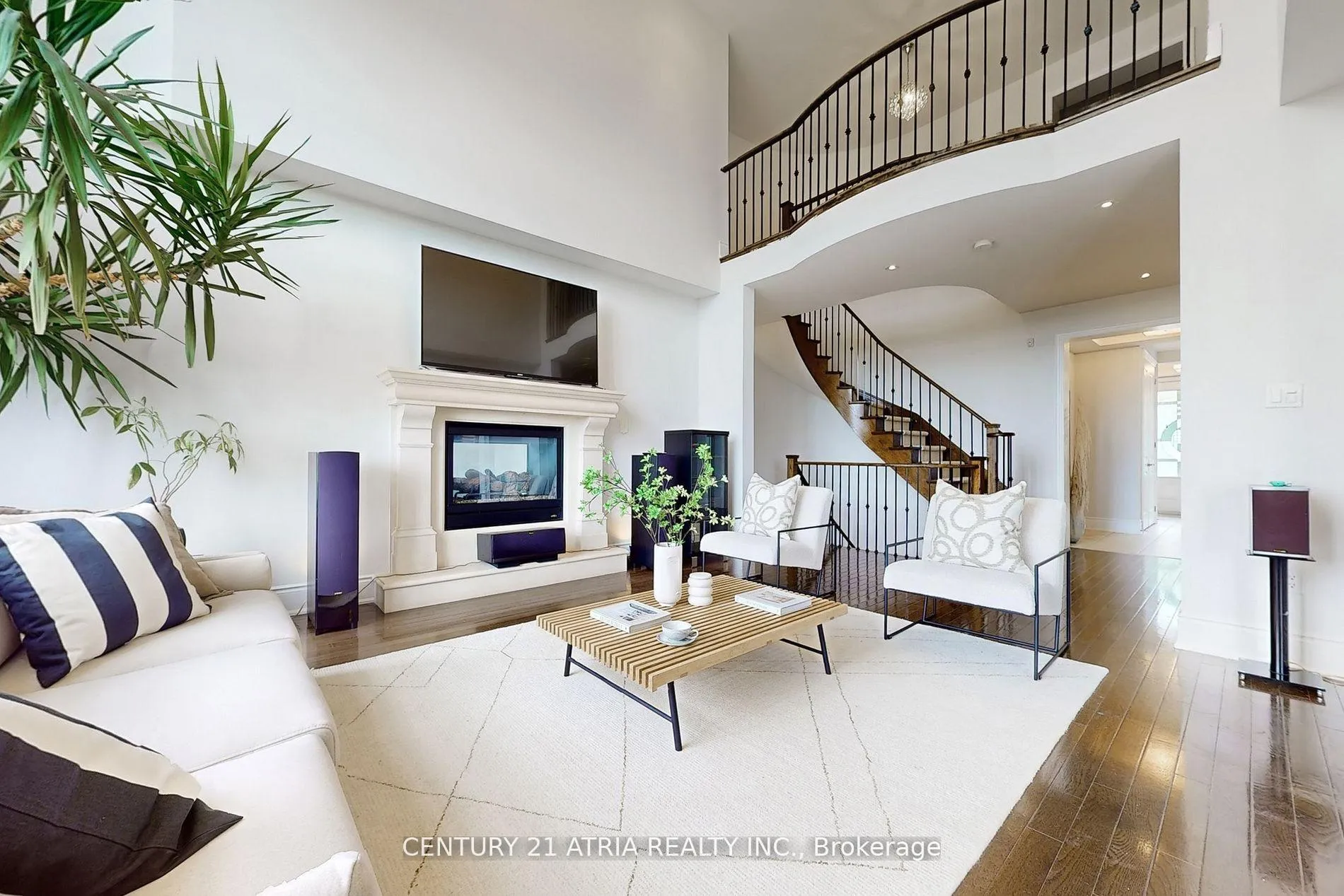 Photo 13 of 32 Vines Place, Aurora, Bayview Southeast — HOMEH