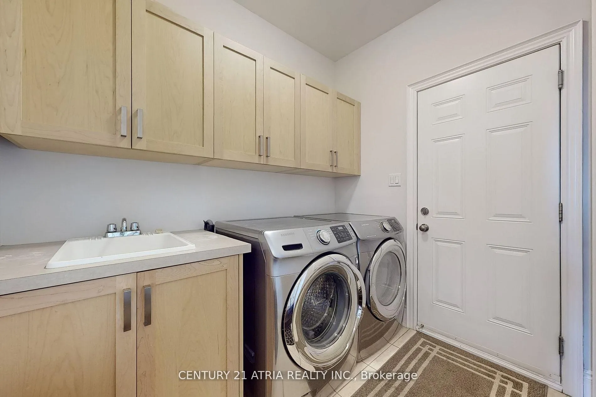 Photo 22 of 32 Vines Place, Aurora, Bayview Southeast — HOMEH
