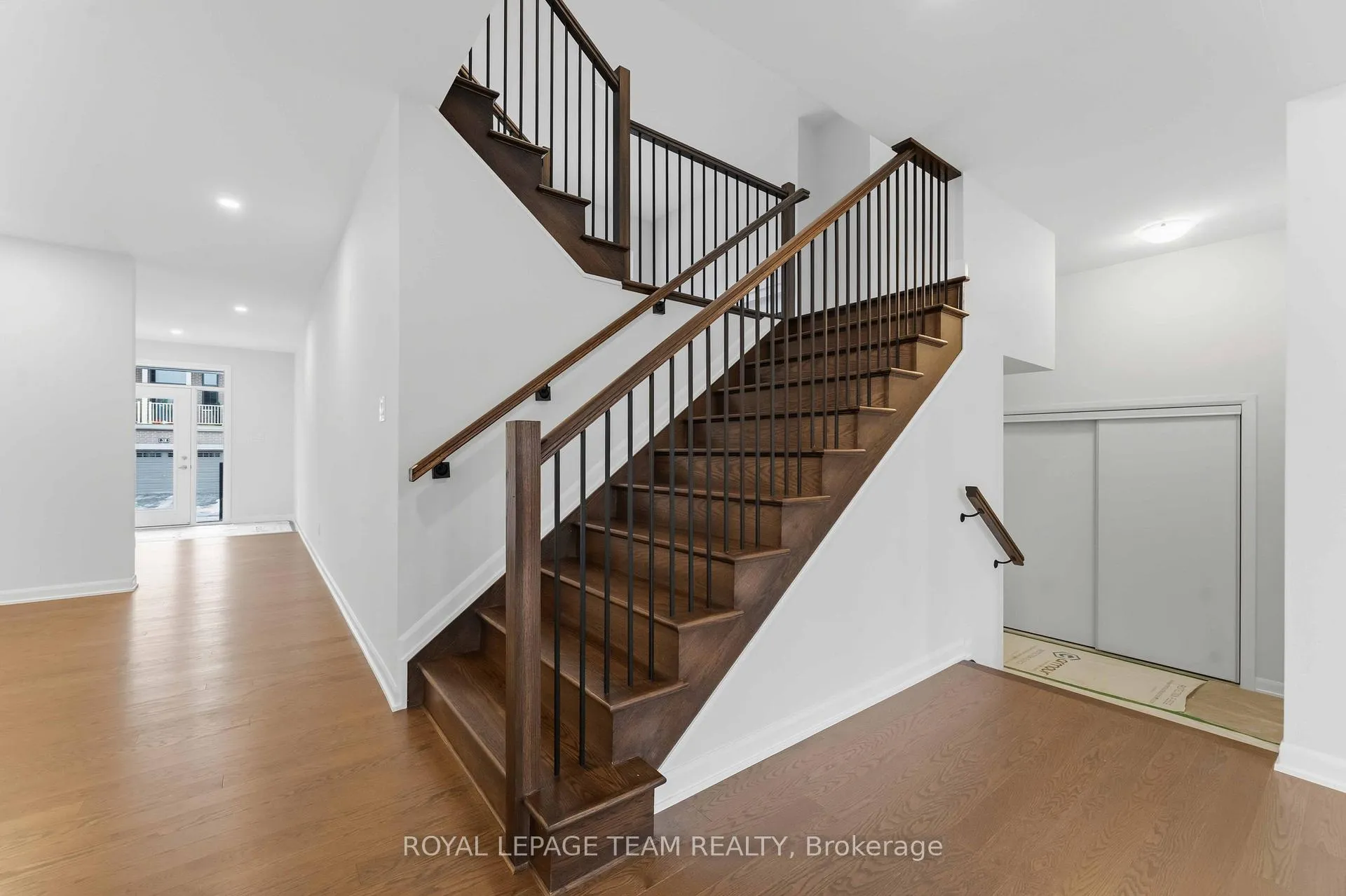 Photo 4 of 39 Osler Street, Ottawa, Kanata - Morgan's Grant/South March — HOMEH