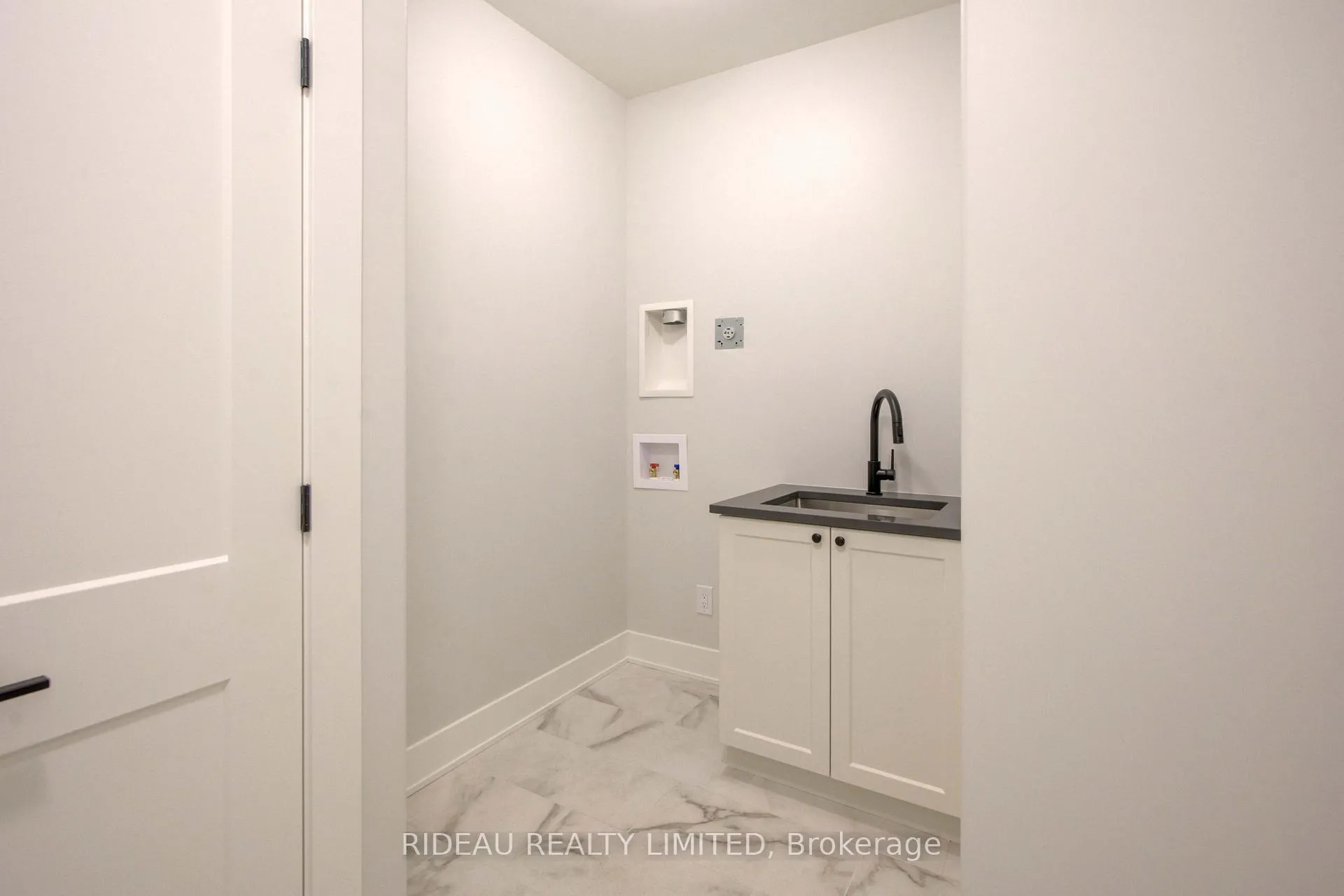 Photo 26 of 110 Hearthside Drive, Westport — HOMEH