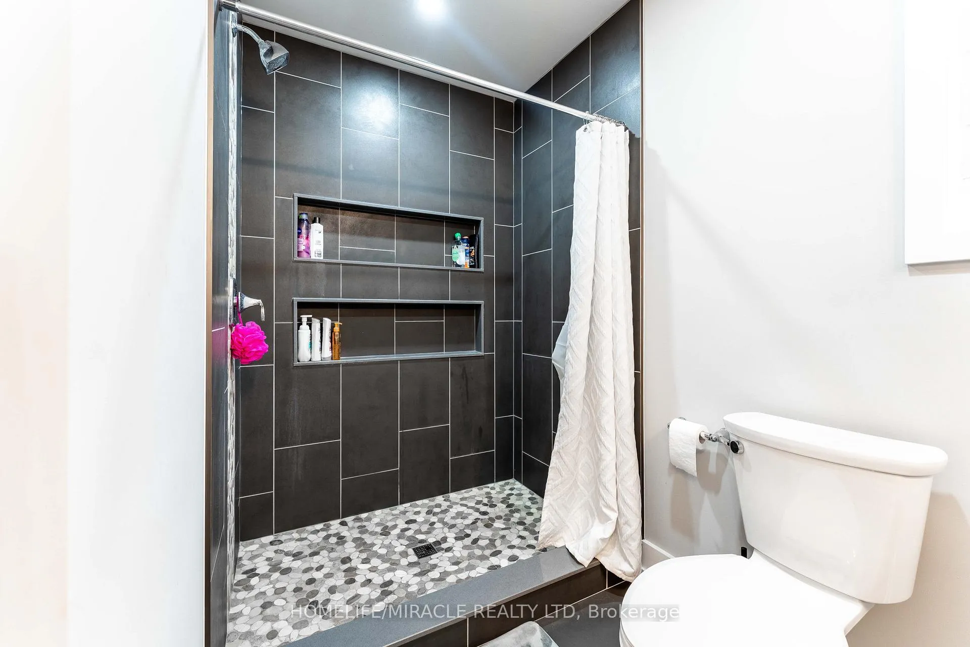 Photo 10 of 80 Doon Creek Street, Kitchener — HOMEH