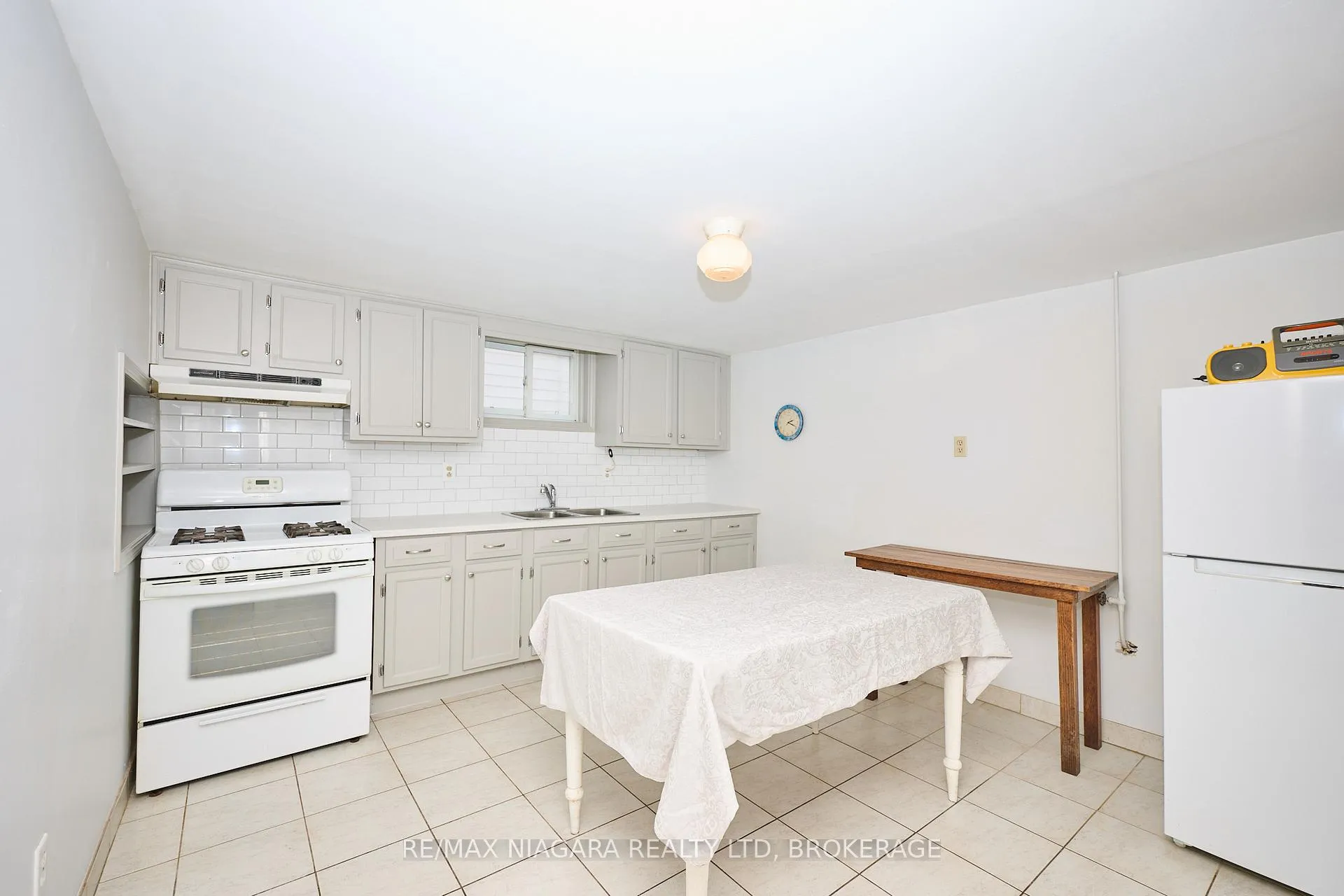 Photo 13 of 6 Munro Street, Thorold, Thorold Downtown — HOMEH