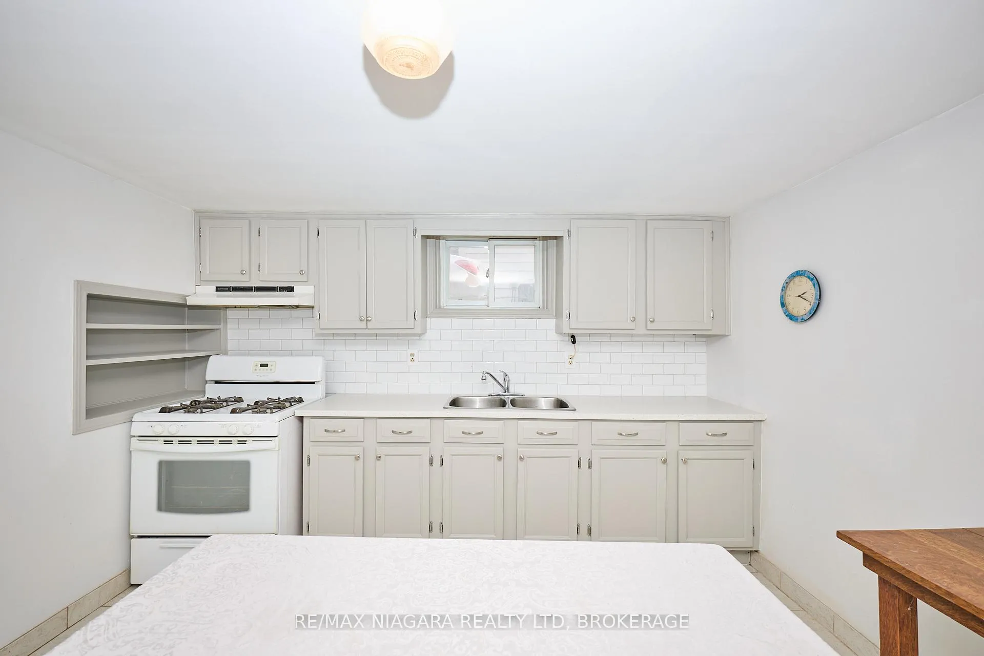 Photo 14 of 6 Munro Street, Thorold, Thorold Downtown — HOMEH