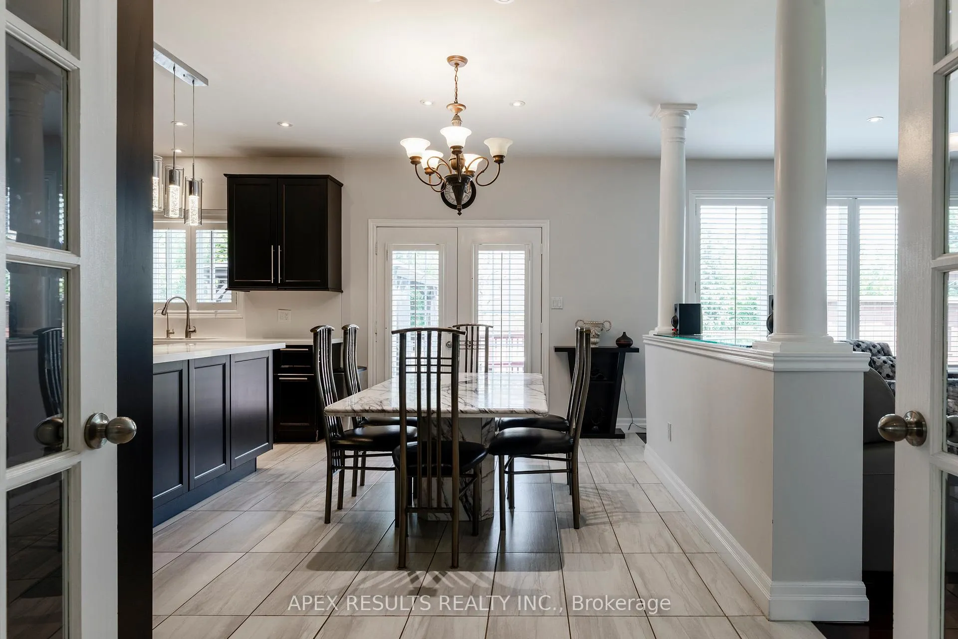Photo 13 of 98 Stonehenge Drive, Hamilton, Ancaster — HOMEH