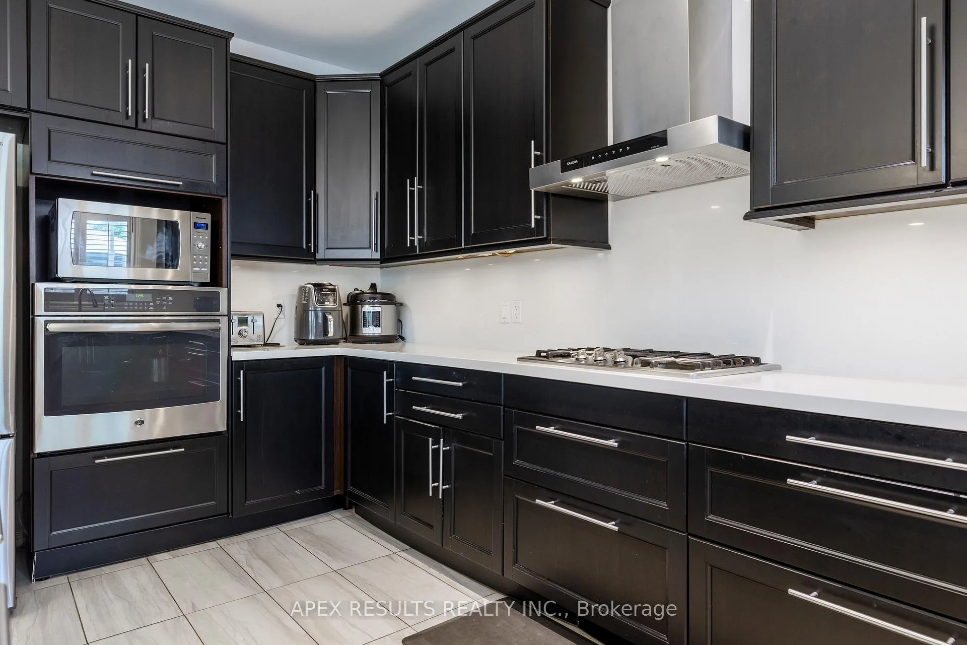 Photo 19 of 98 Stonehenge Drive, Hamilton, Ancaster — HOMEH
