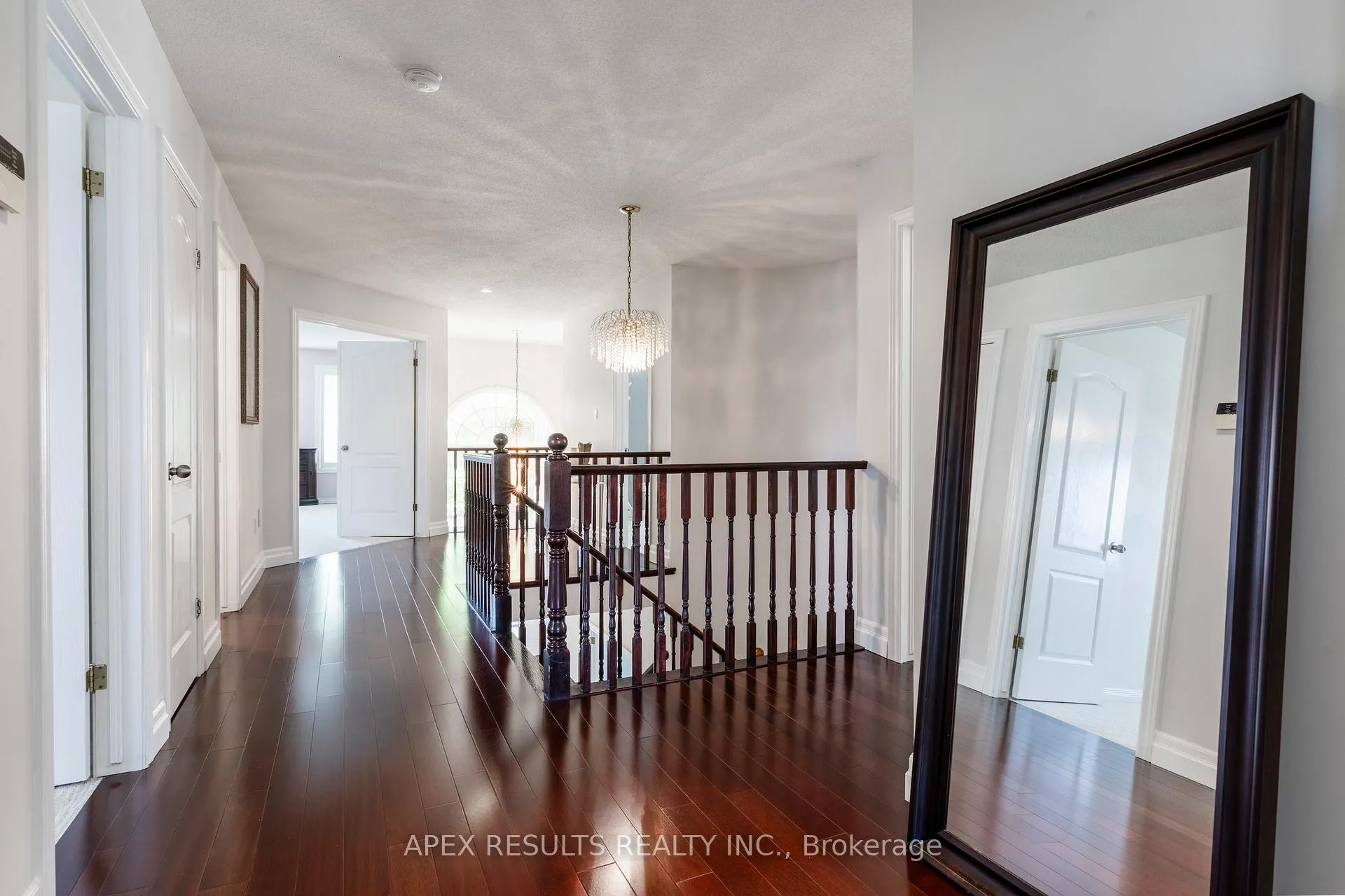 Photo 24 of 98 Stonehenge Drive, Hamilton, Ancaster — HOMEH