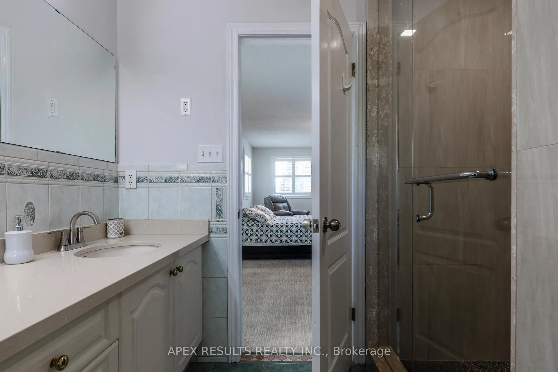 Photo 28 of 98 Stonehenge Drive, Hamilton, Ancaster — HOMEH