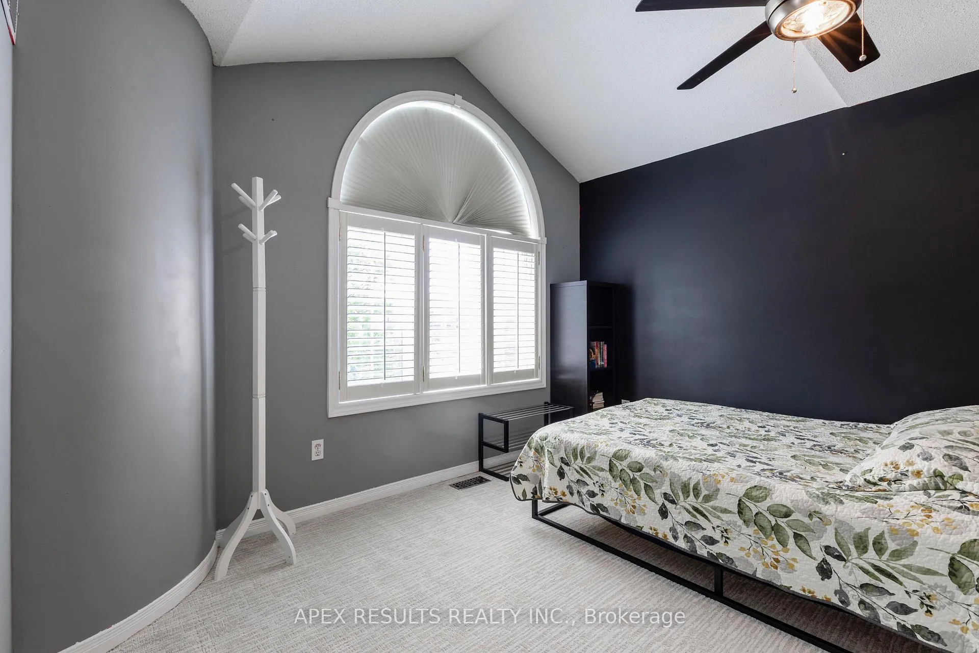 Photo 36 of 98 Stonehenge Drive, Hamilton, Ancaster — HOMEH