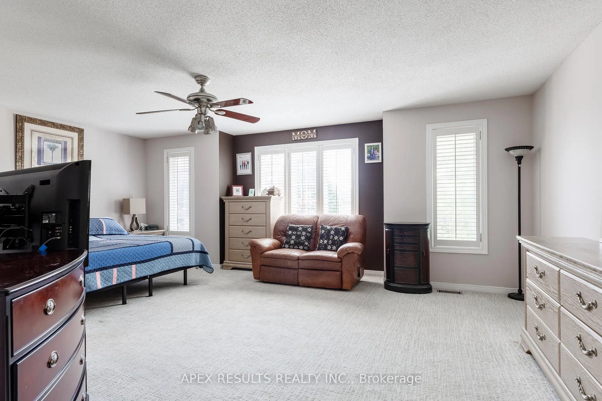 Photo 37 of 98 Stonehenge Drive, Hamilton, Ancaster — HOMEH