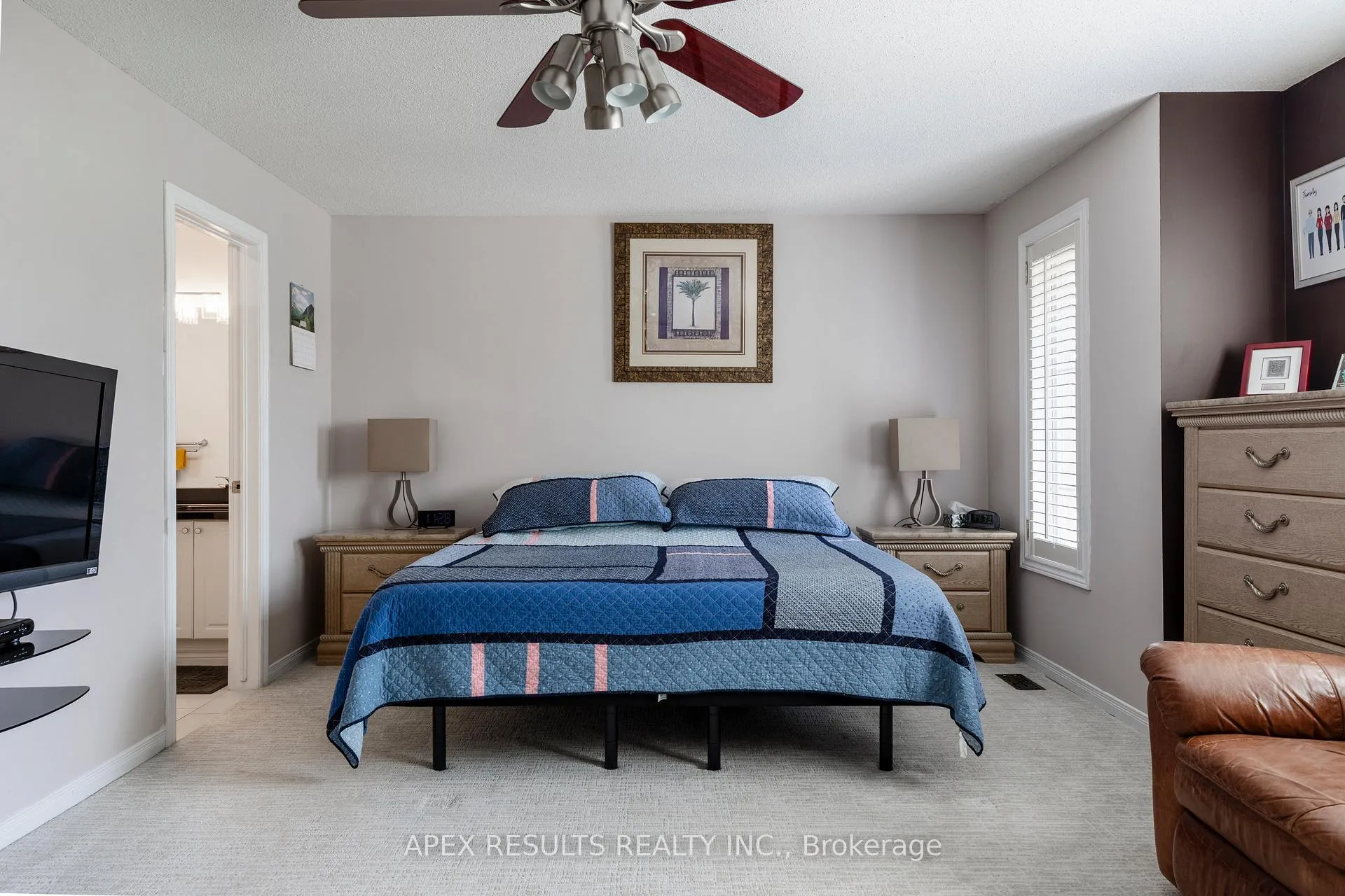 Photo 38 of 98 Stonehenge Drive, Hamilton, Ancaster — HOMEH