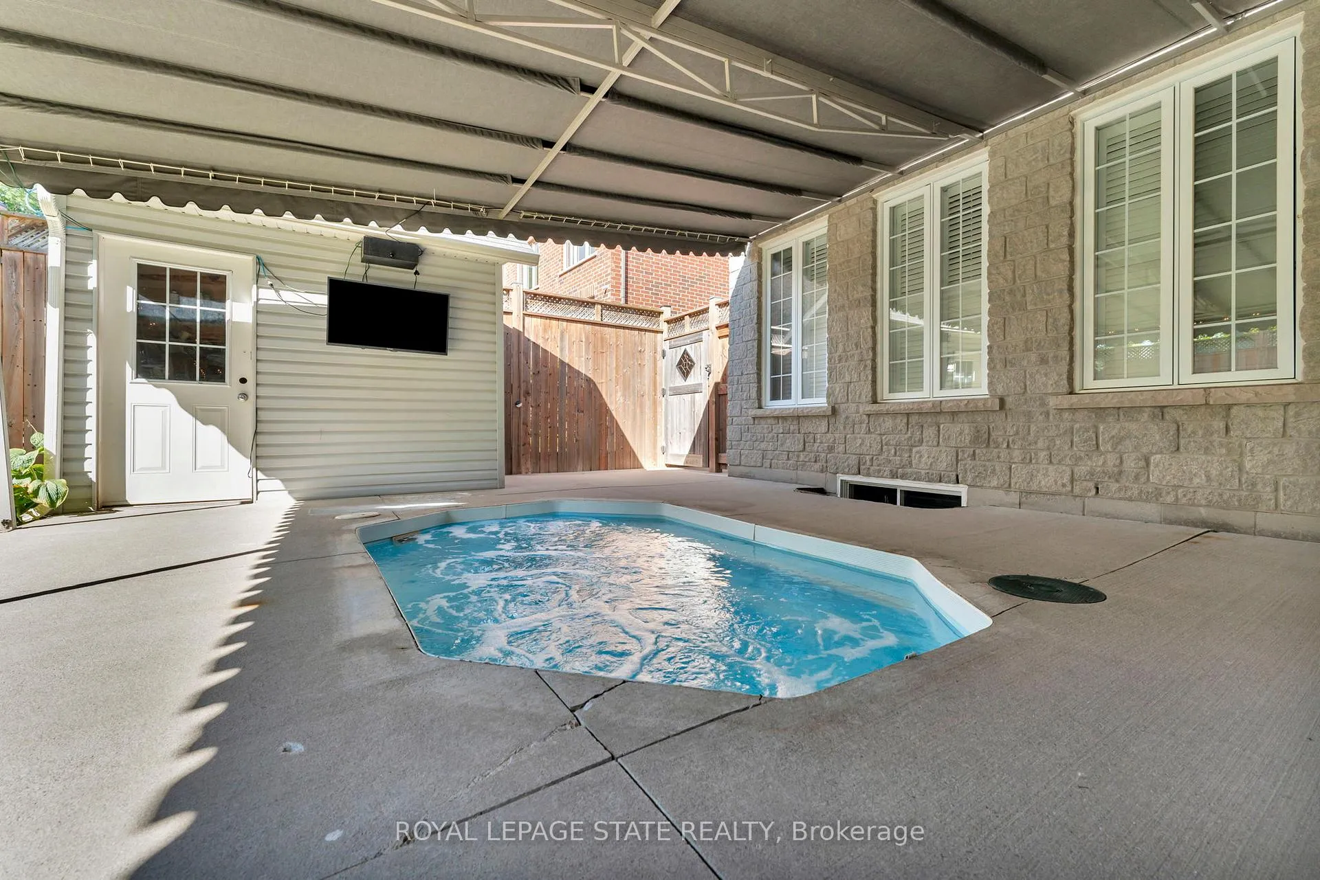 Photo 22 of 636 Greenravine Drive, Hamilton, Ancaster — HOMEH