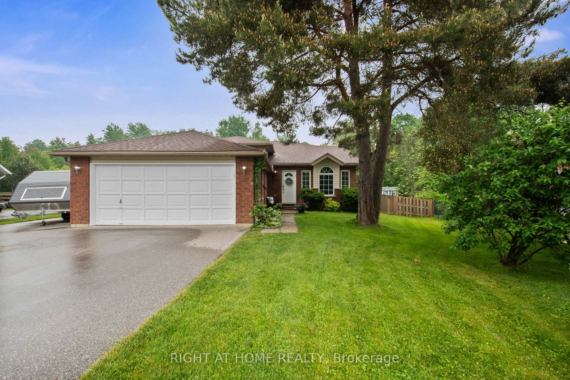 Photo 2 of 18 Edgewood Crescent, Clearview, New Lowell — HOMEH