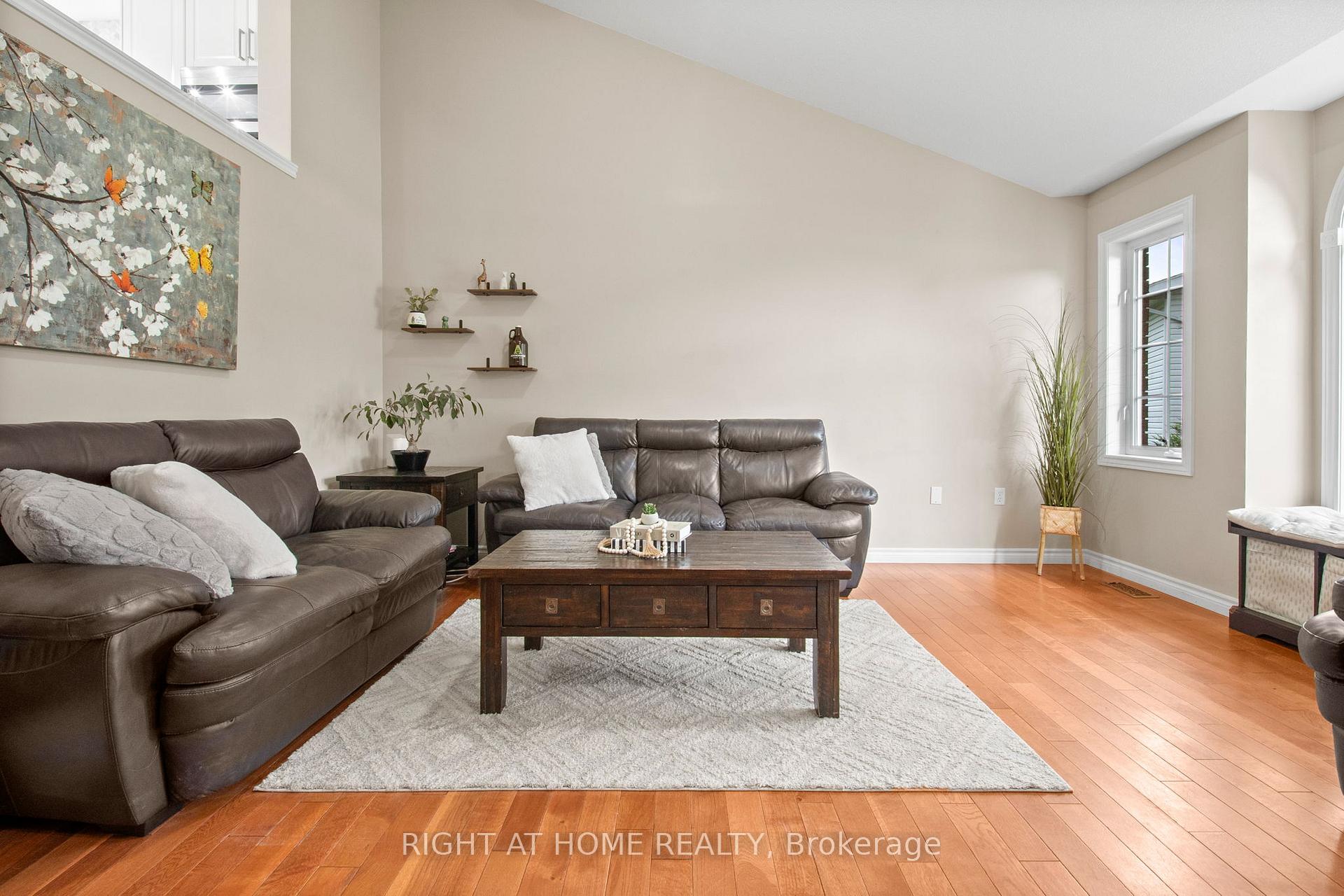 Photo 4 of 18 Edgewood Crescent, Clearview, New Lowell — HOMEH