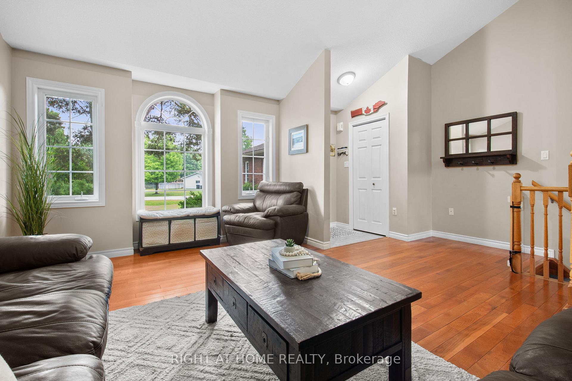 Photo 5 of 18 Edgewood Crescent, Clearview, New Lowell — HOMEH