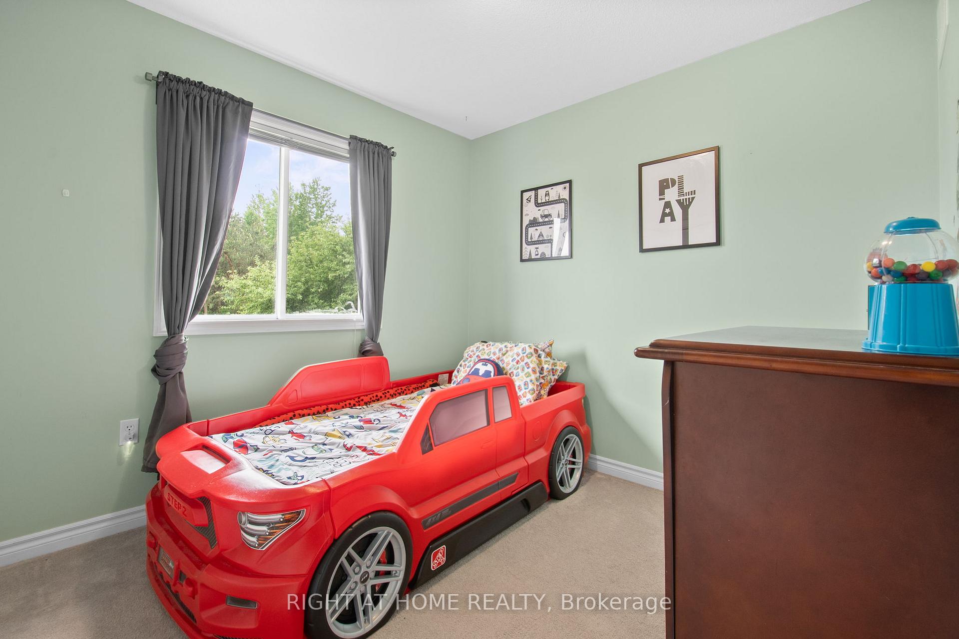 Photo 13 of 18 Edgewood Crescent, Clearview, New Lowell — HOMEH