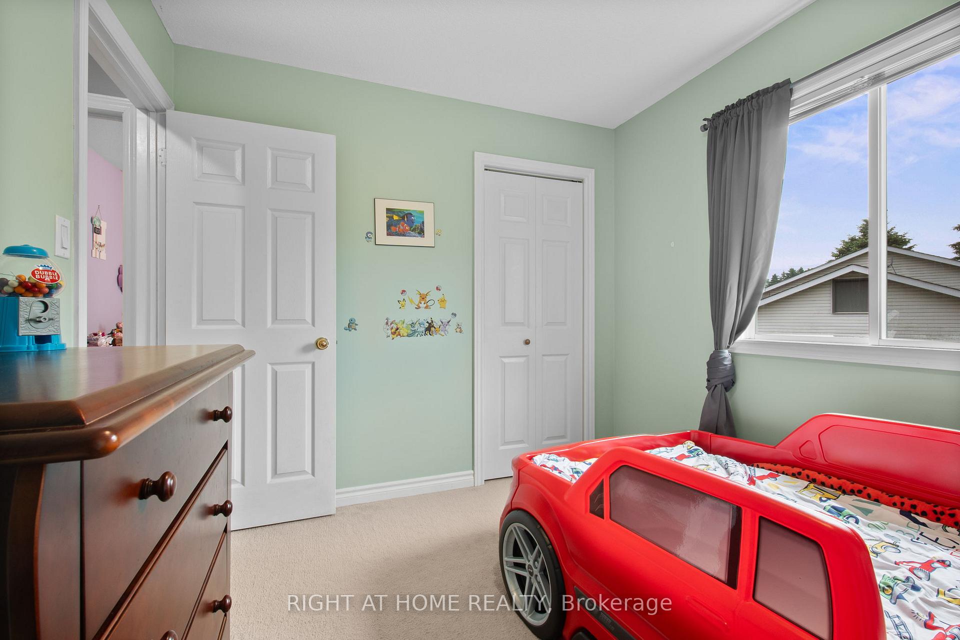 Photo 14 of 18 Edgewood Crescent, Clearview, New Lowell — HOMEH
