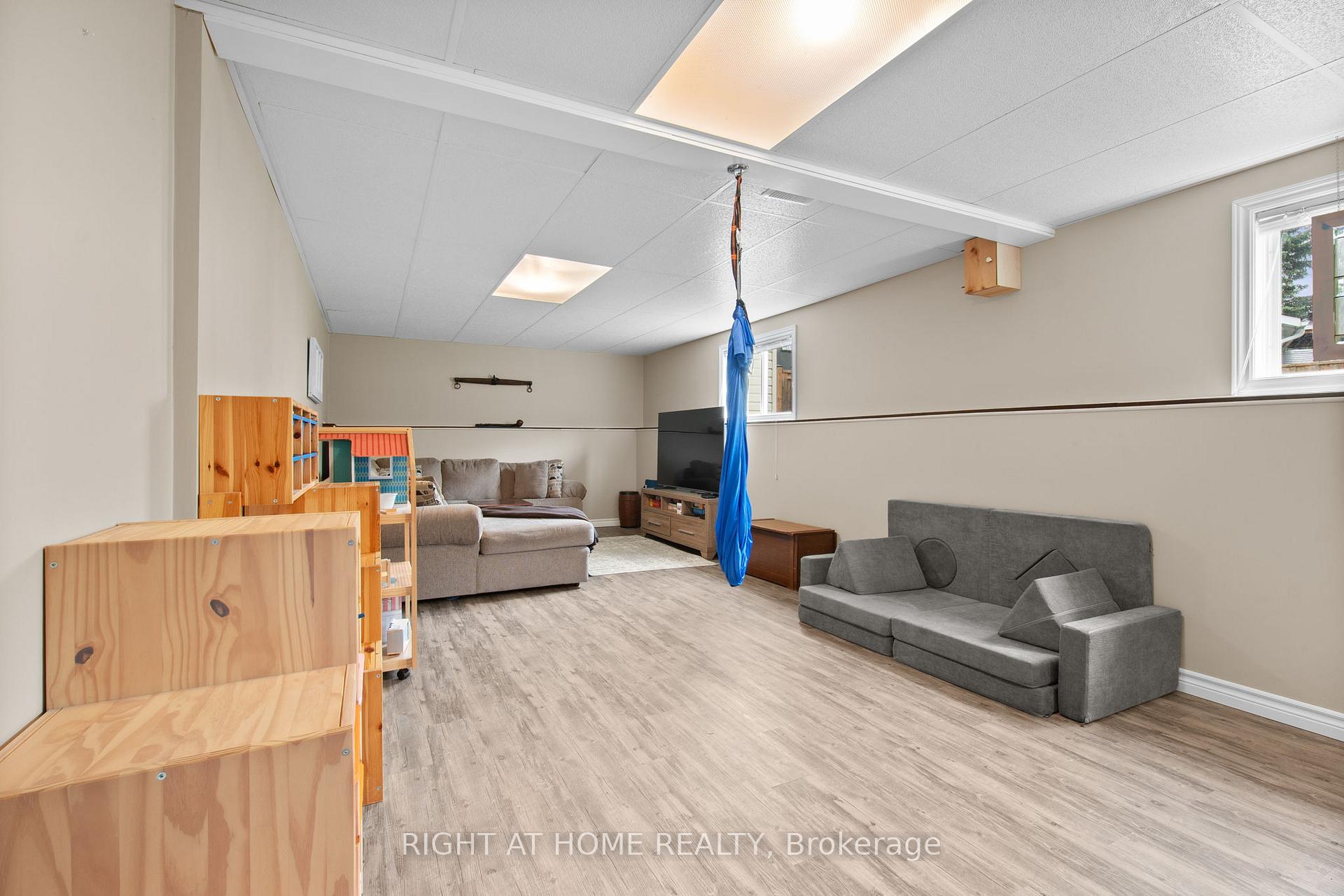 Photo 21 of 18 Edgewood Crescent, Clearview, New Lowell — HOMEH